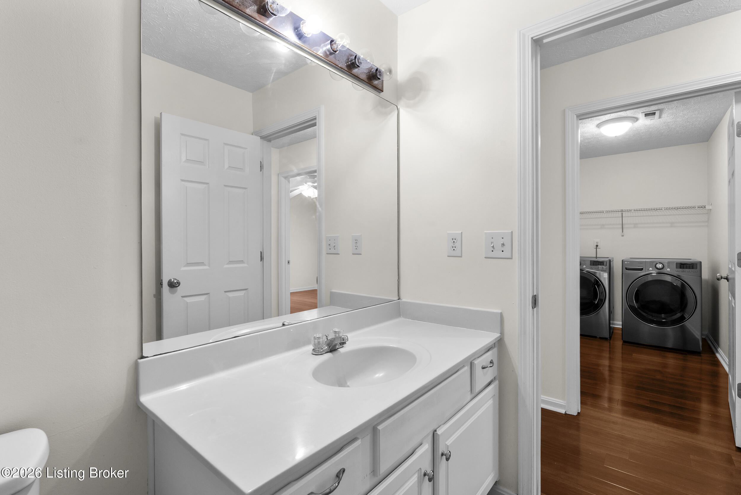 10123 Spring Gate Dr Property Photo 32