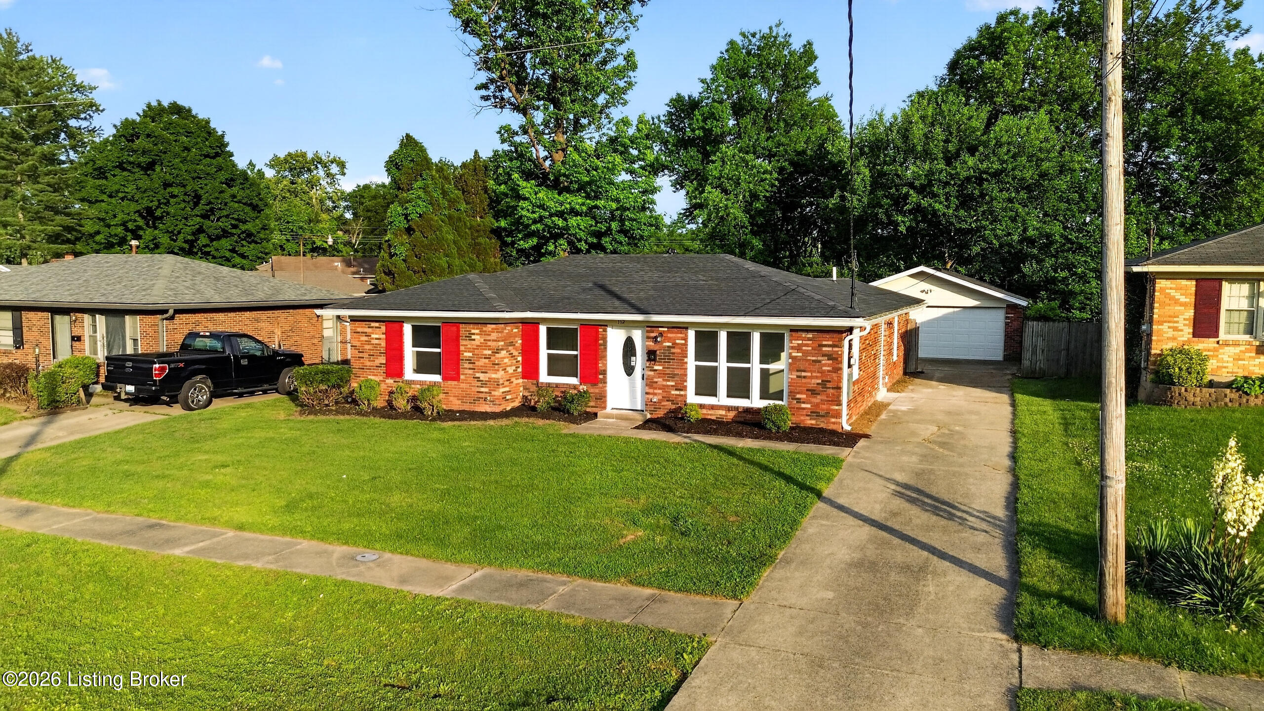112 Daryl Ct Property Photo 2