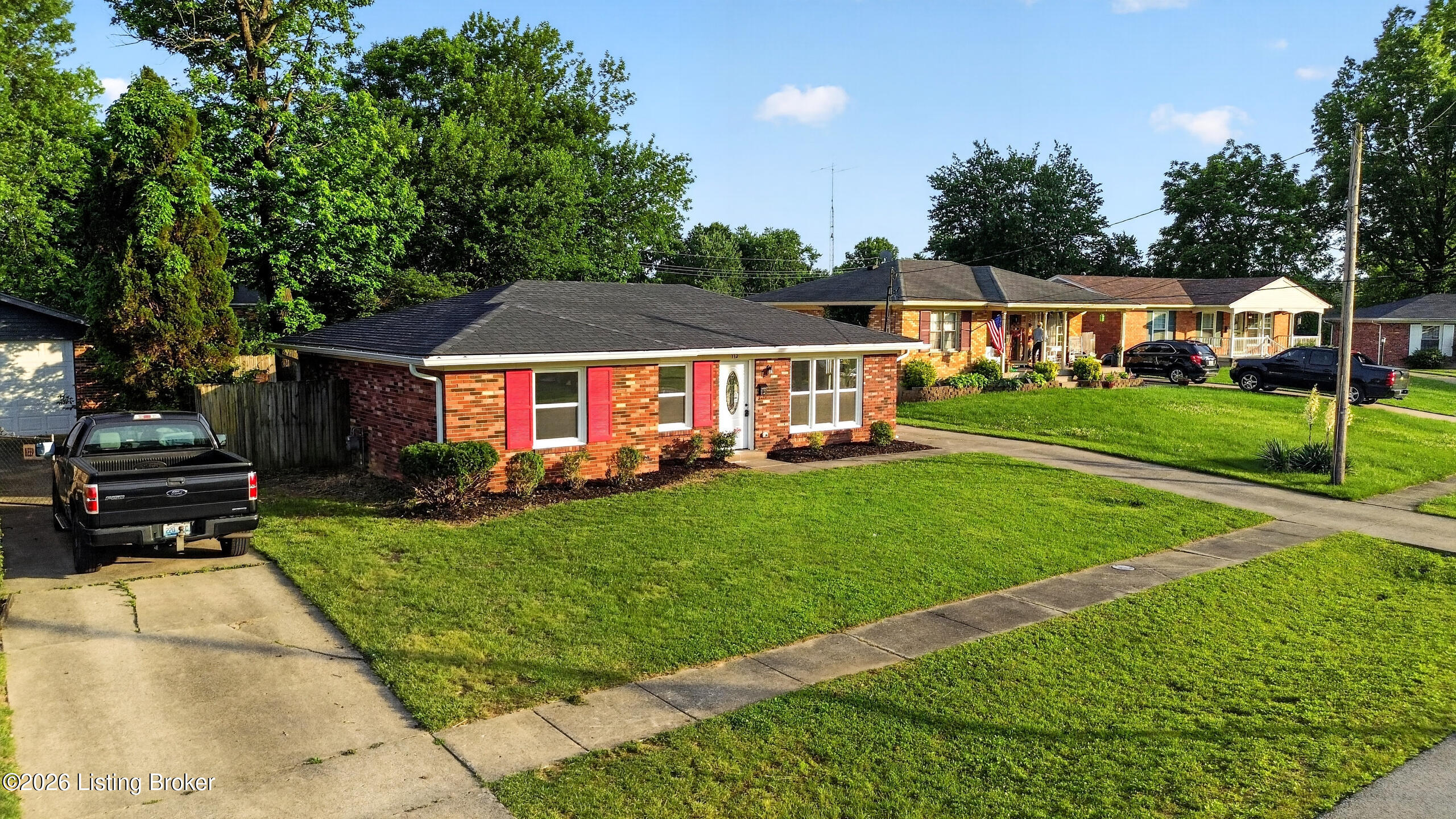 112 Daryl Ct Property Photo 3