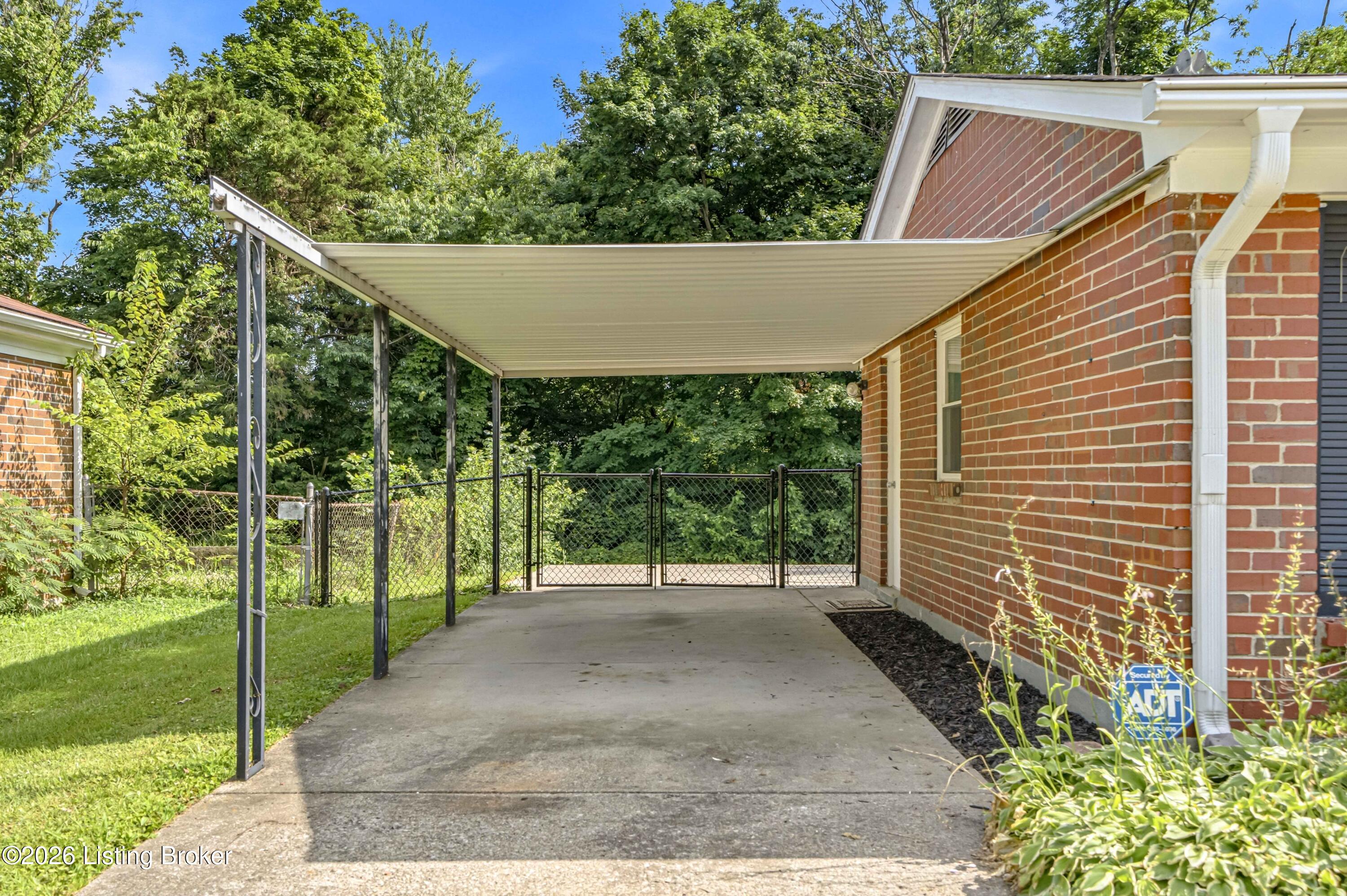 6812 Nalery Way Property Photo 17