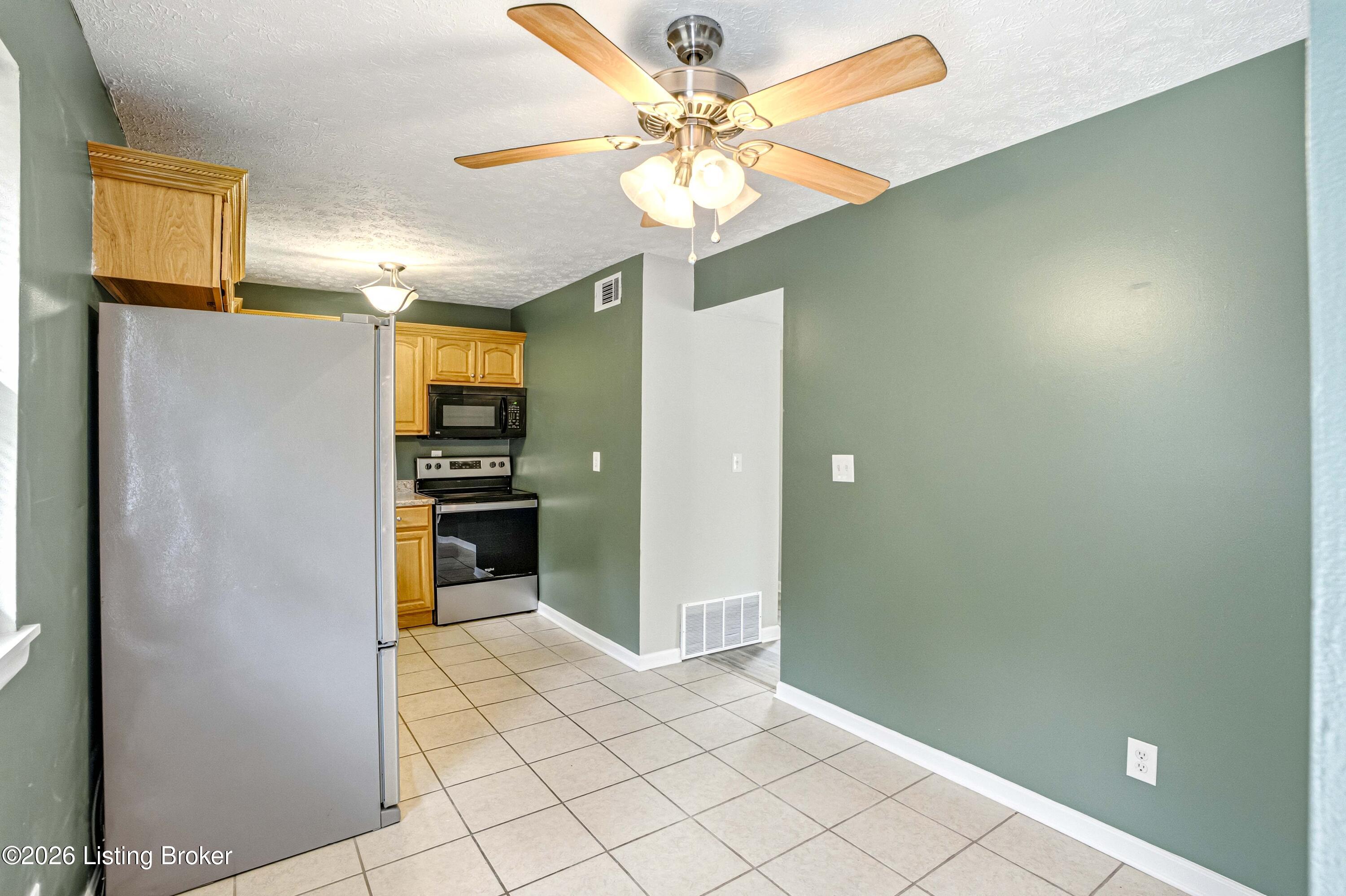 6812 Nalery Way Property Photo 21