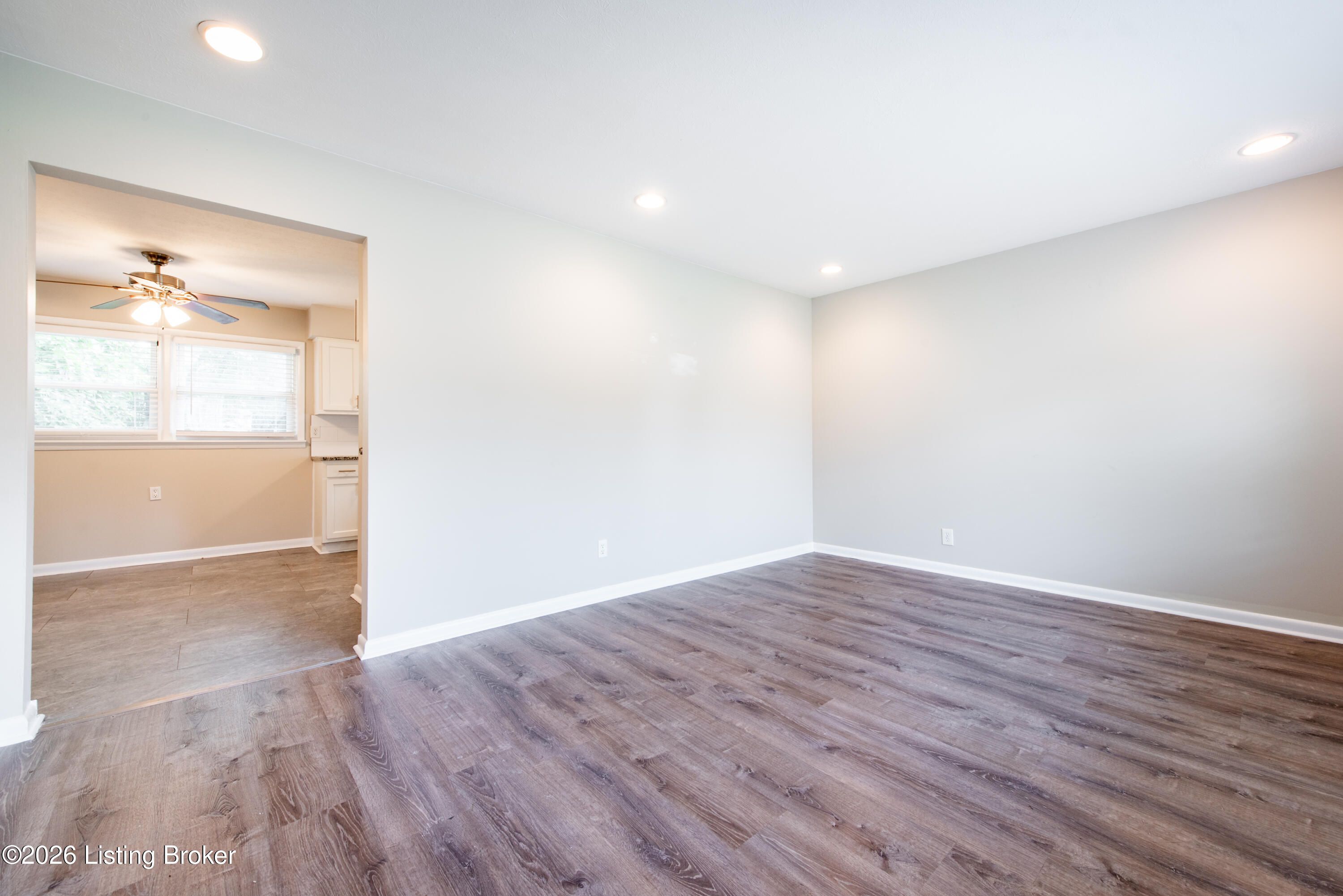 2306 Youngland Ave Property Photo 4
