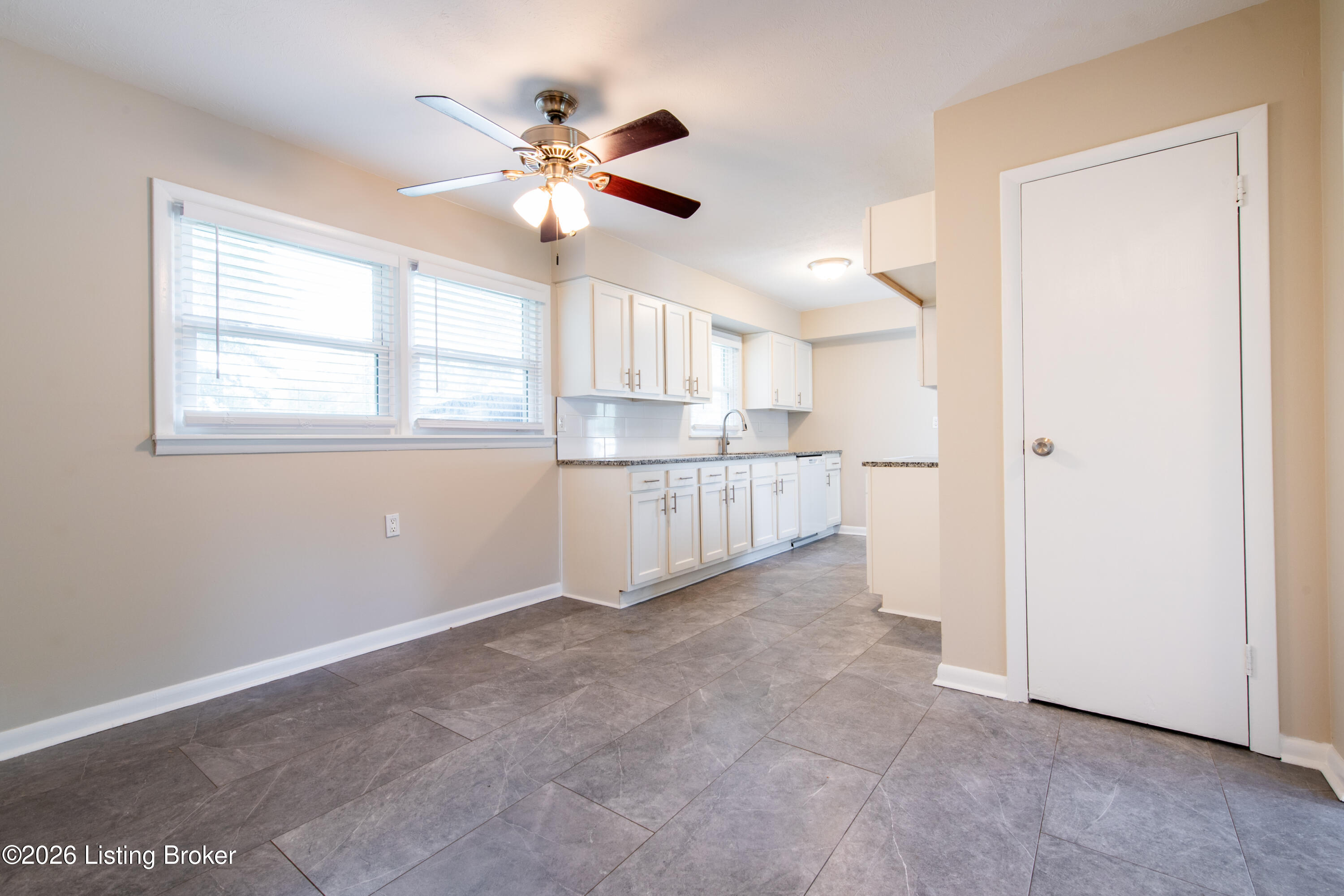 2306 Youngland Ave Property Photo 6