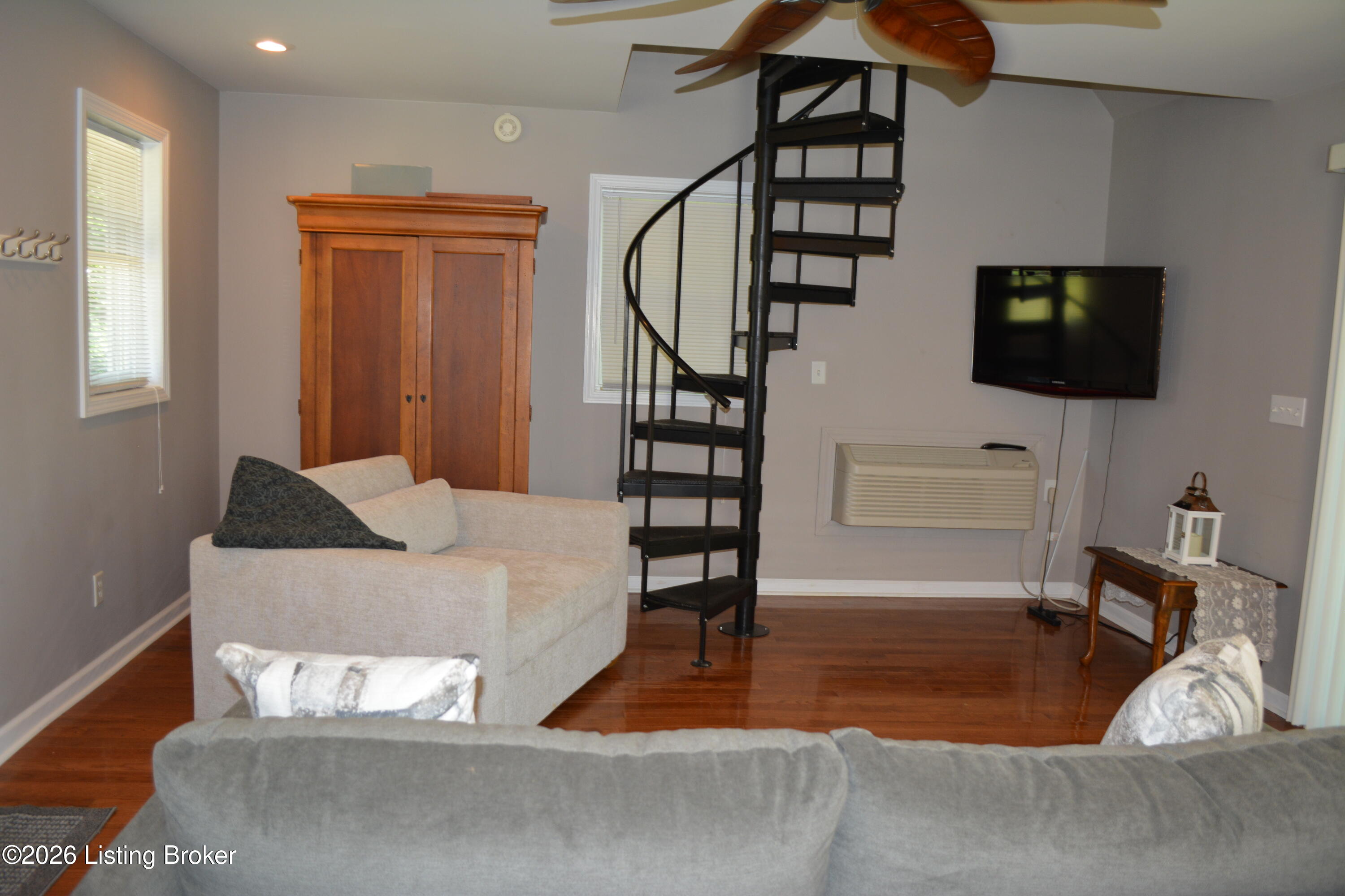 581 Noah's Ln Property Photo 10