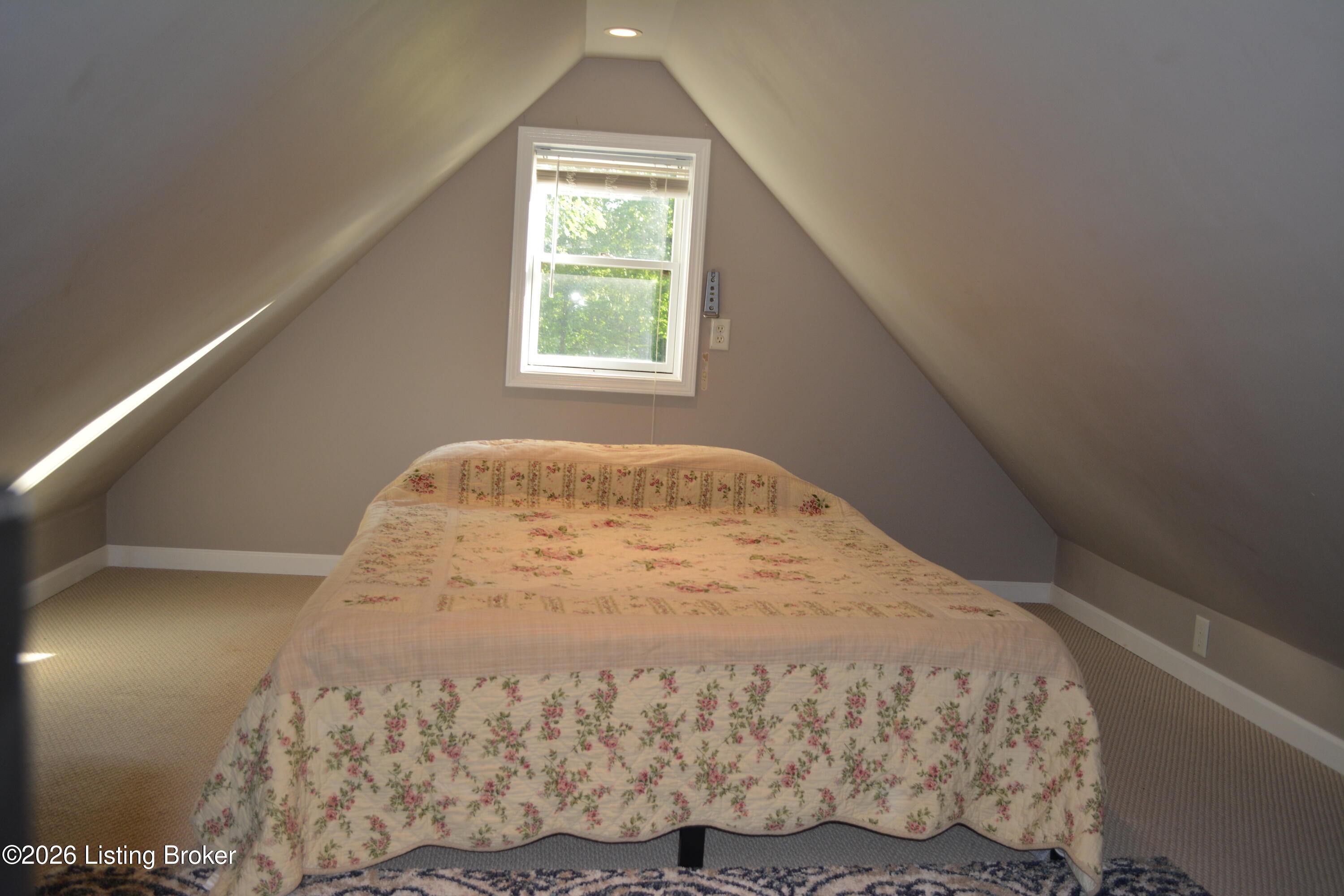 581 Noah's Ln Property Photo 14