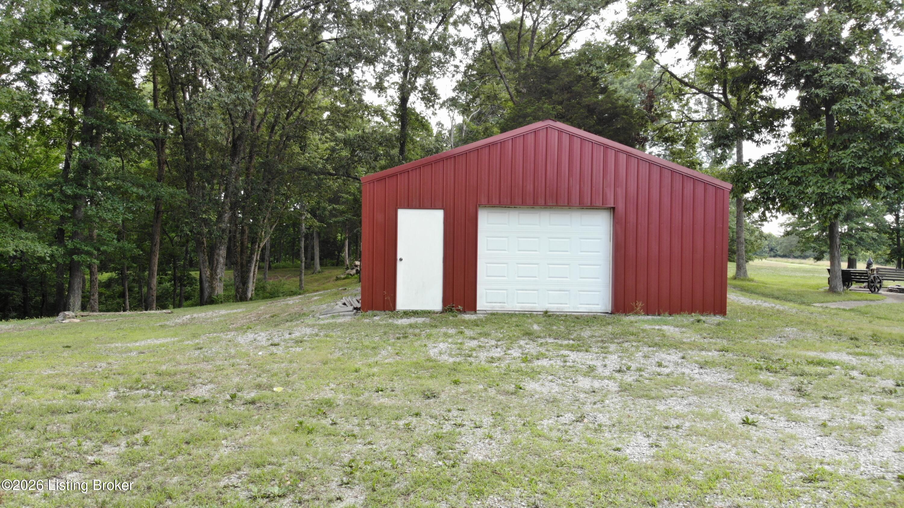 581 Noah's Ln Property Photo 38