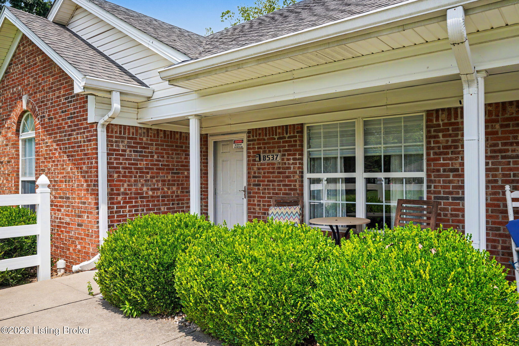 8537 Applegate Village Dr Property Photo 3