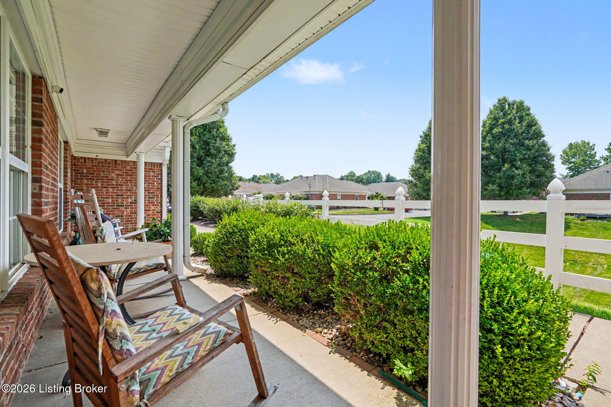 8537 Applegate Village Dr Property Photo 4