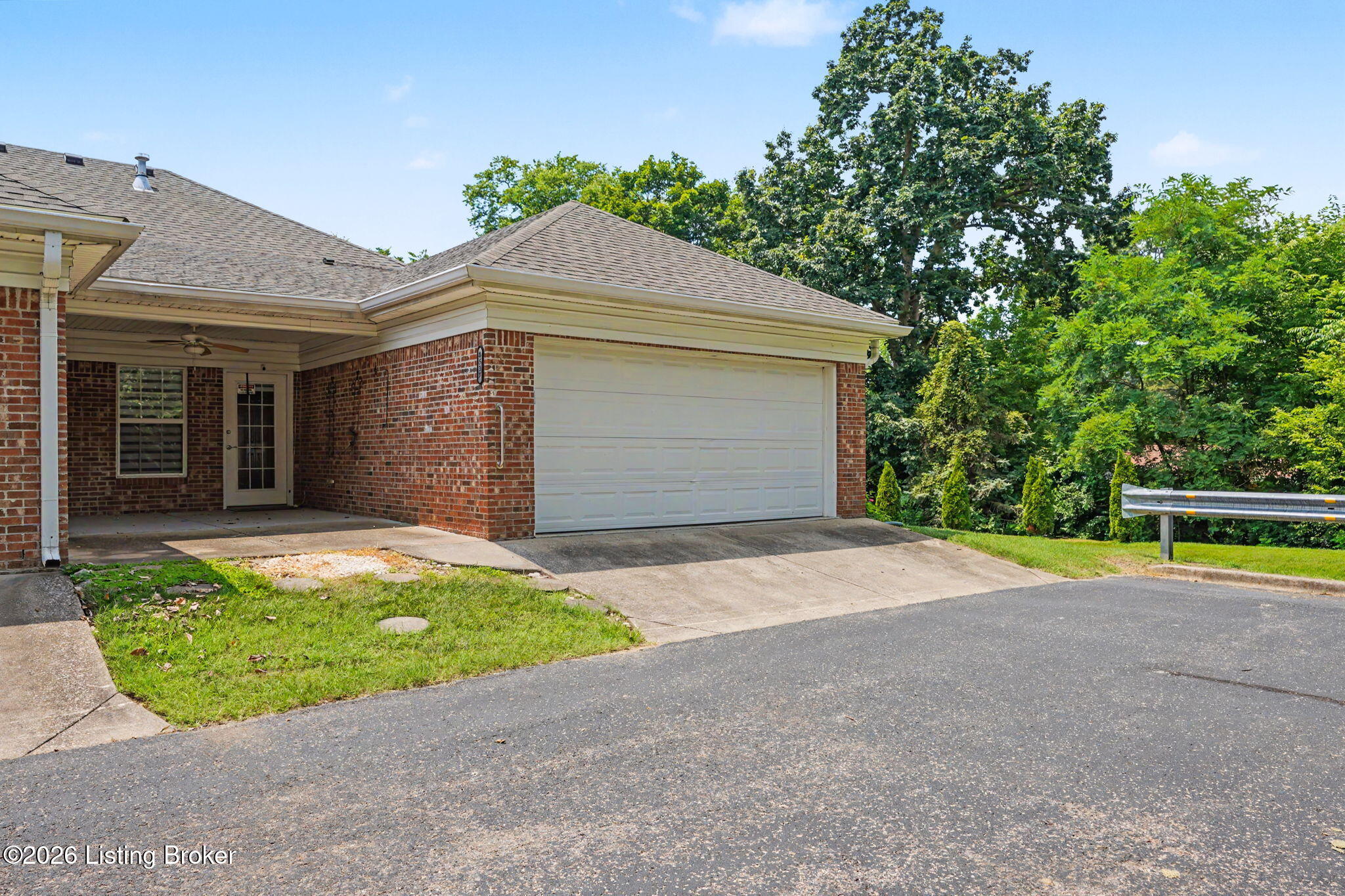 8537 Applegate Village Dr Property Photo 5