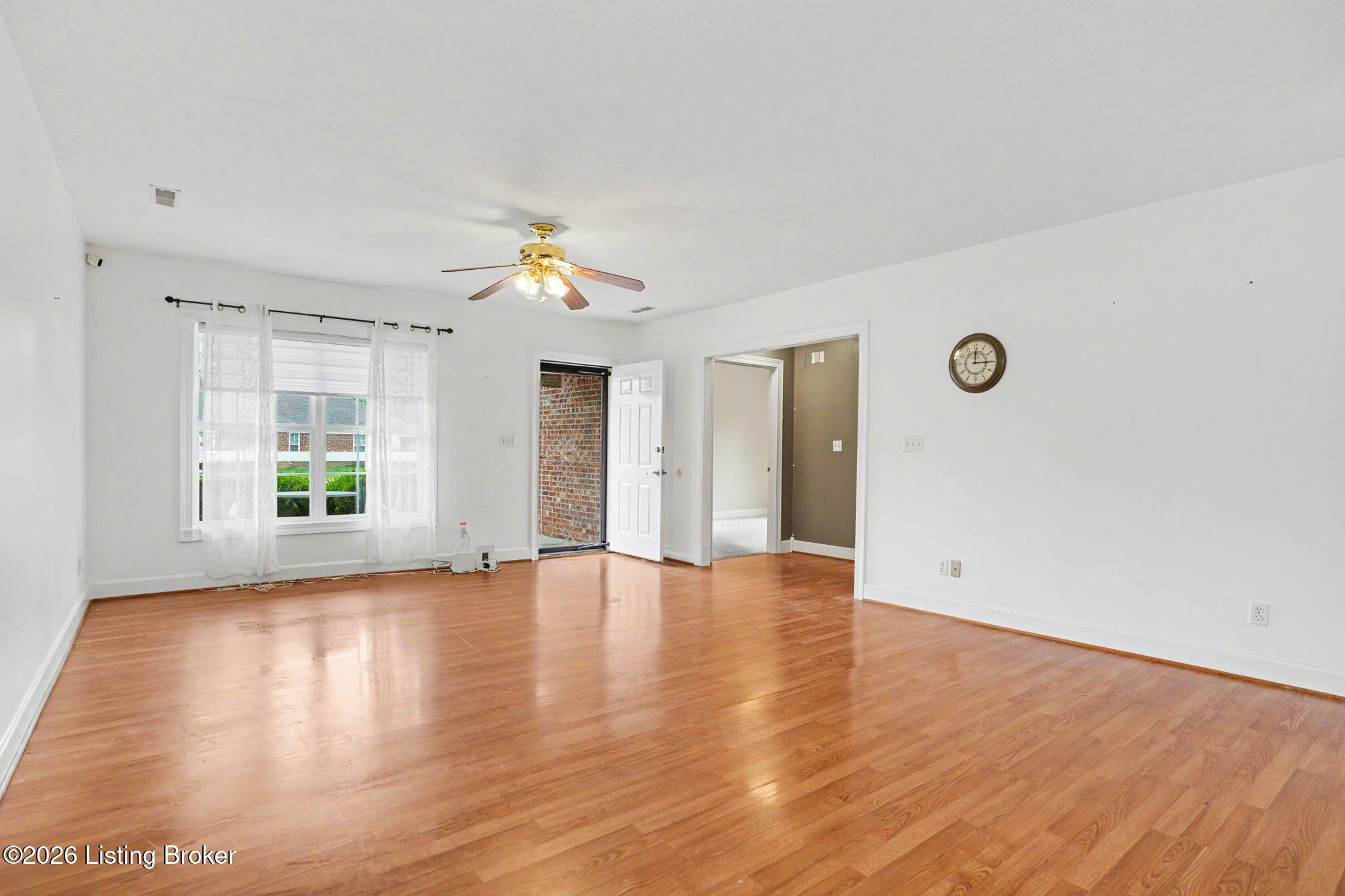 8537 Applegate Village Dr Property Photo 7