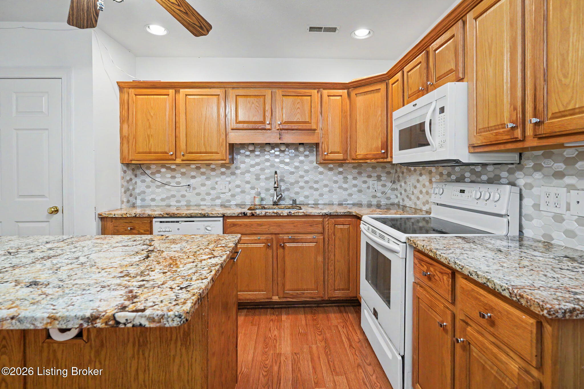 8537 Applegate Village Dr Property Photo 10