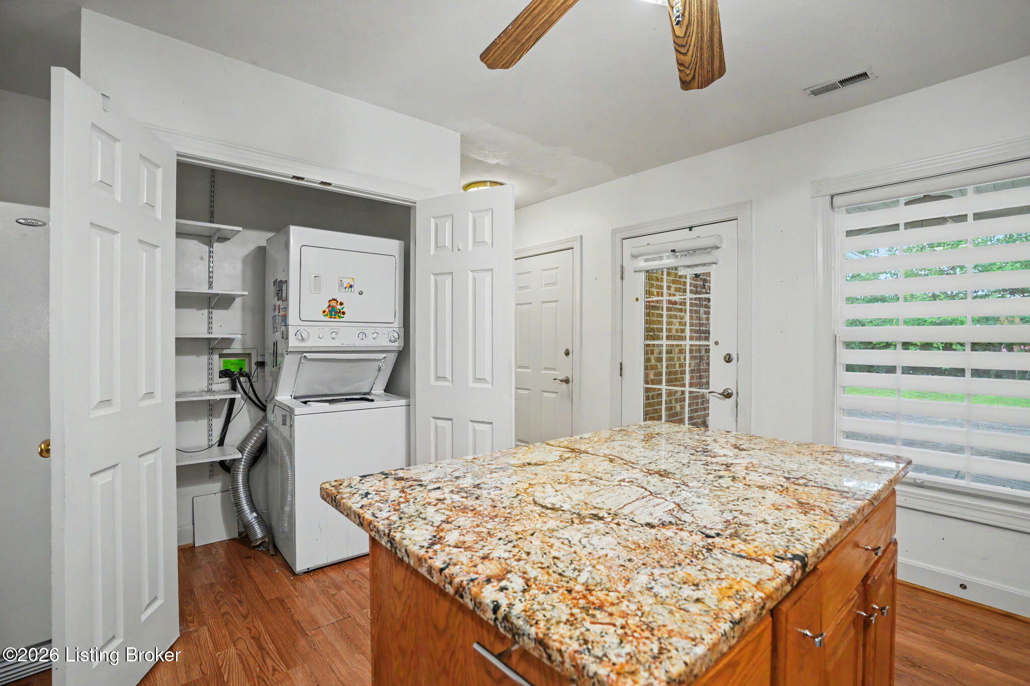 8537 Applegate Village Dr Property Photo 13