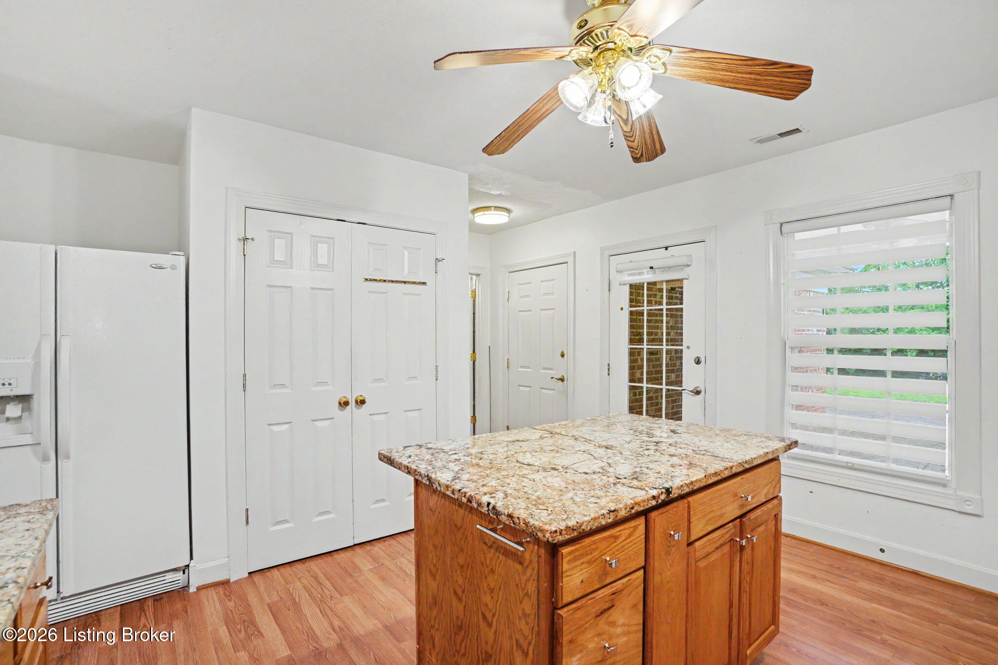 8537 Applegate Village Dr Property Photo 14