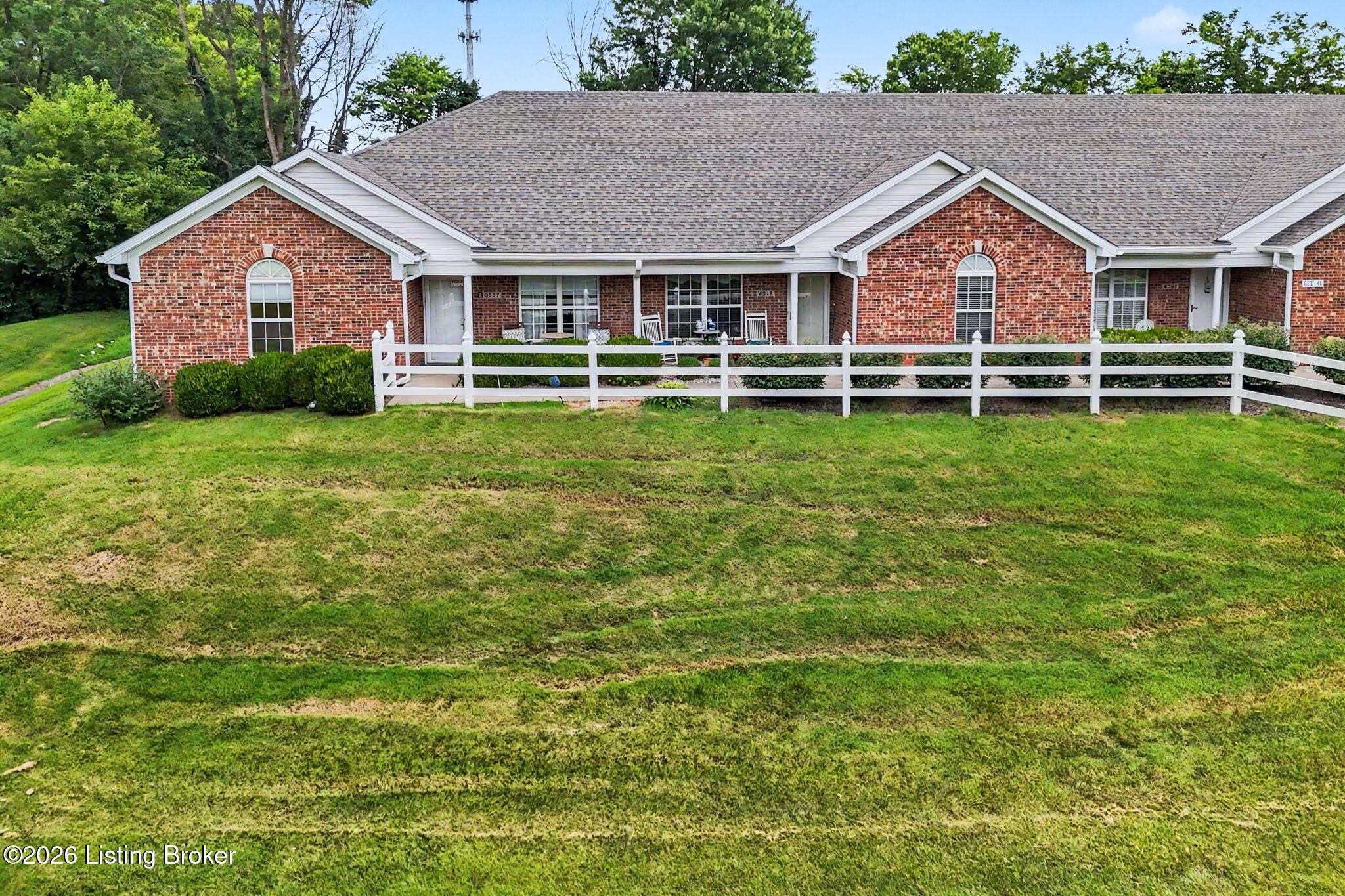 8537 Applegate Village Dr Property Photo 38