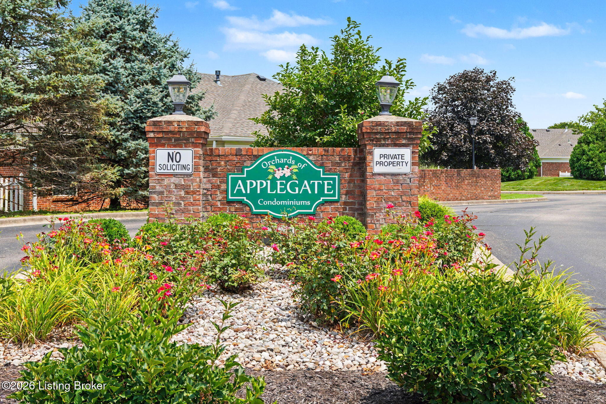 8537 Applegate Village Dr Property Photo 48
