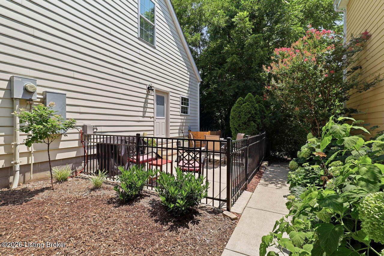206 E Maidens Alley 5 Property Photo 33