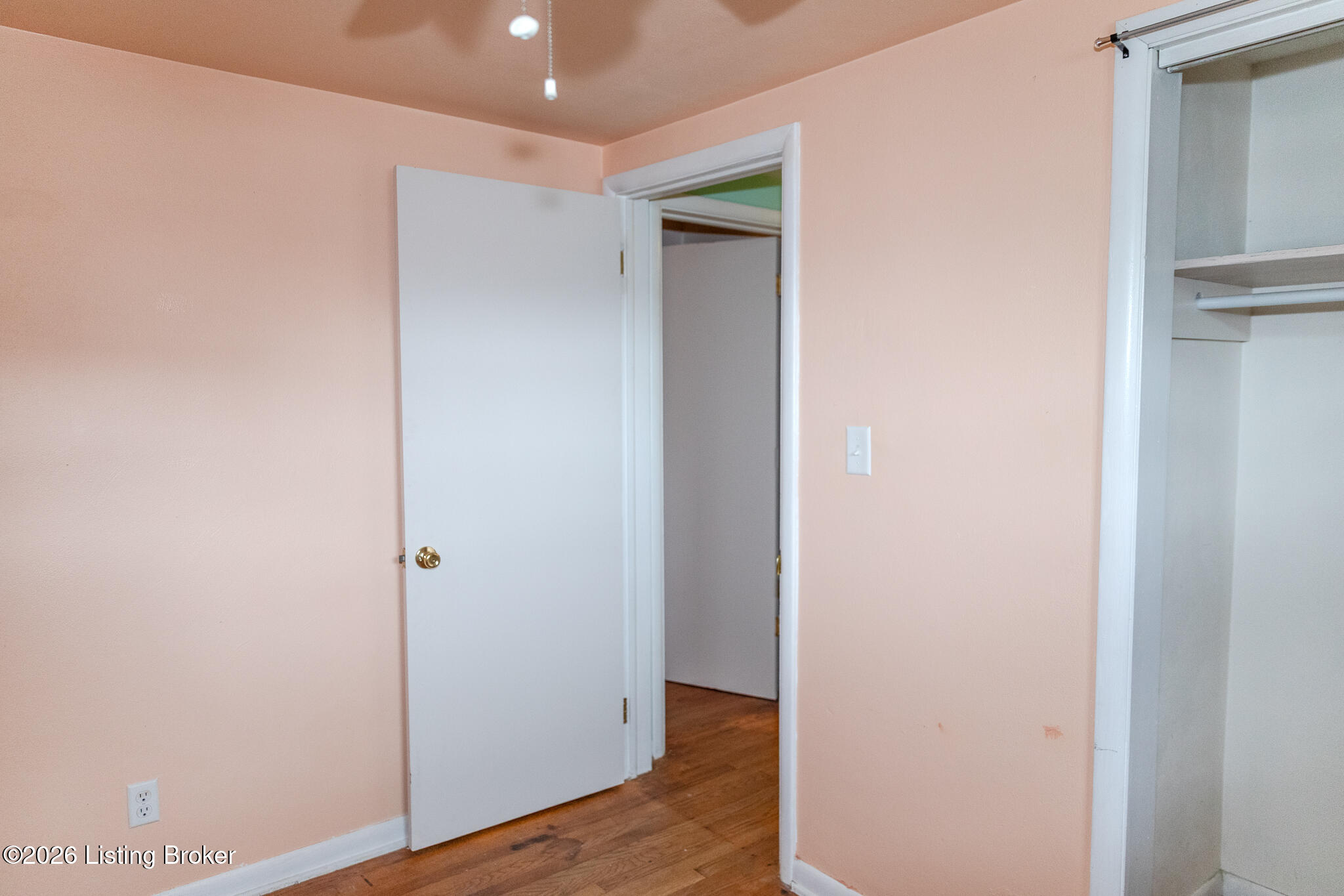 106 W 1st St Property Photo 19