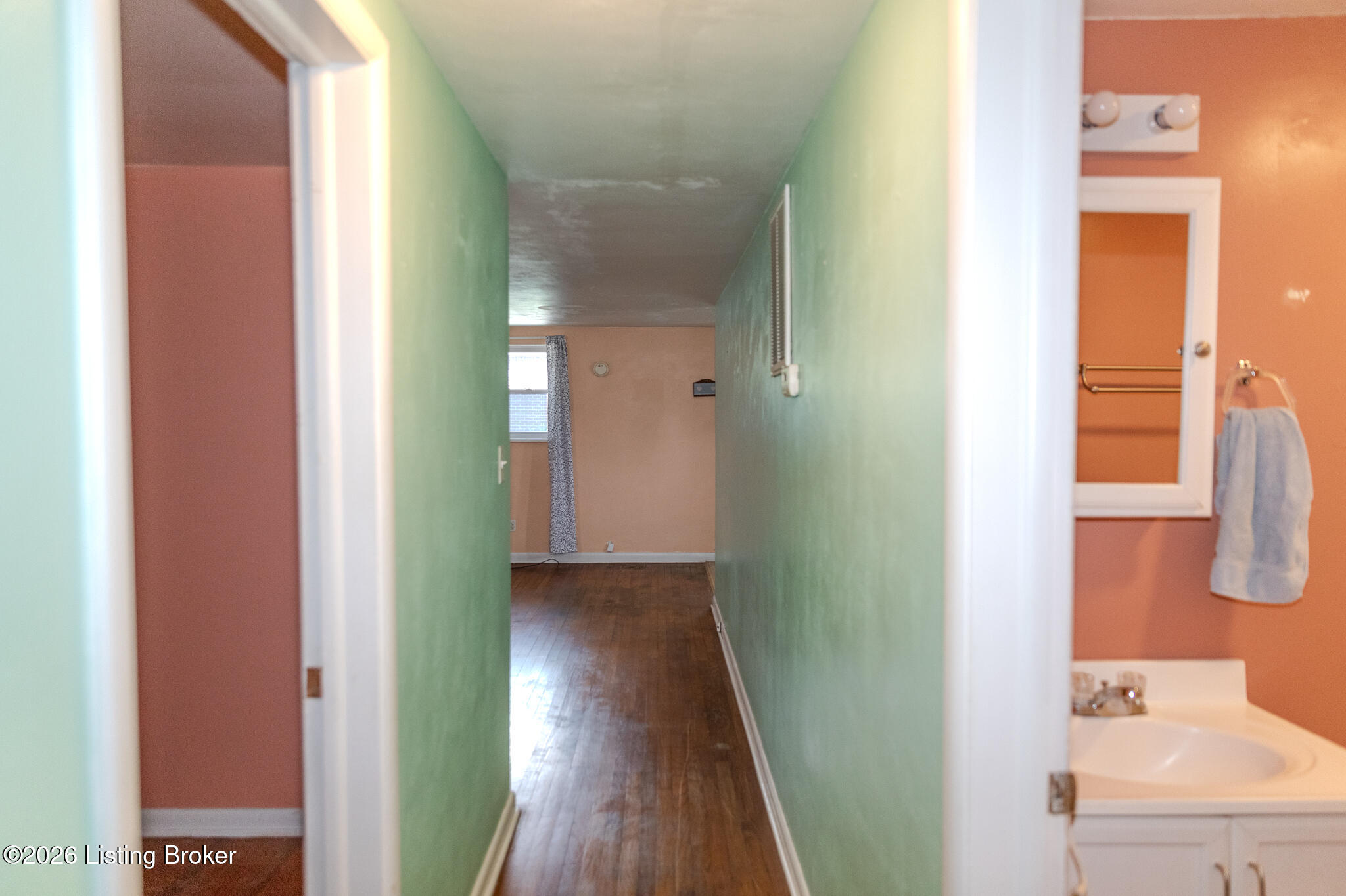 106 W 1st St Property Photo 25