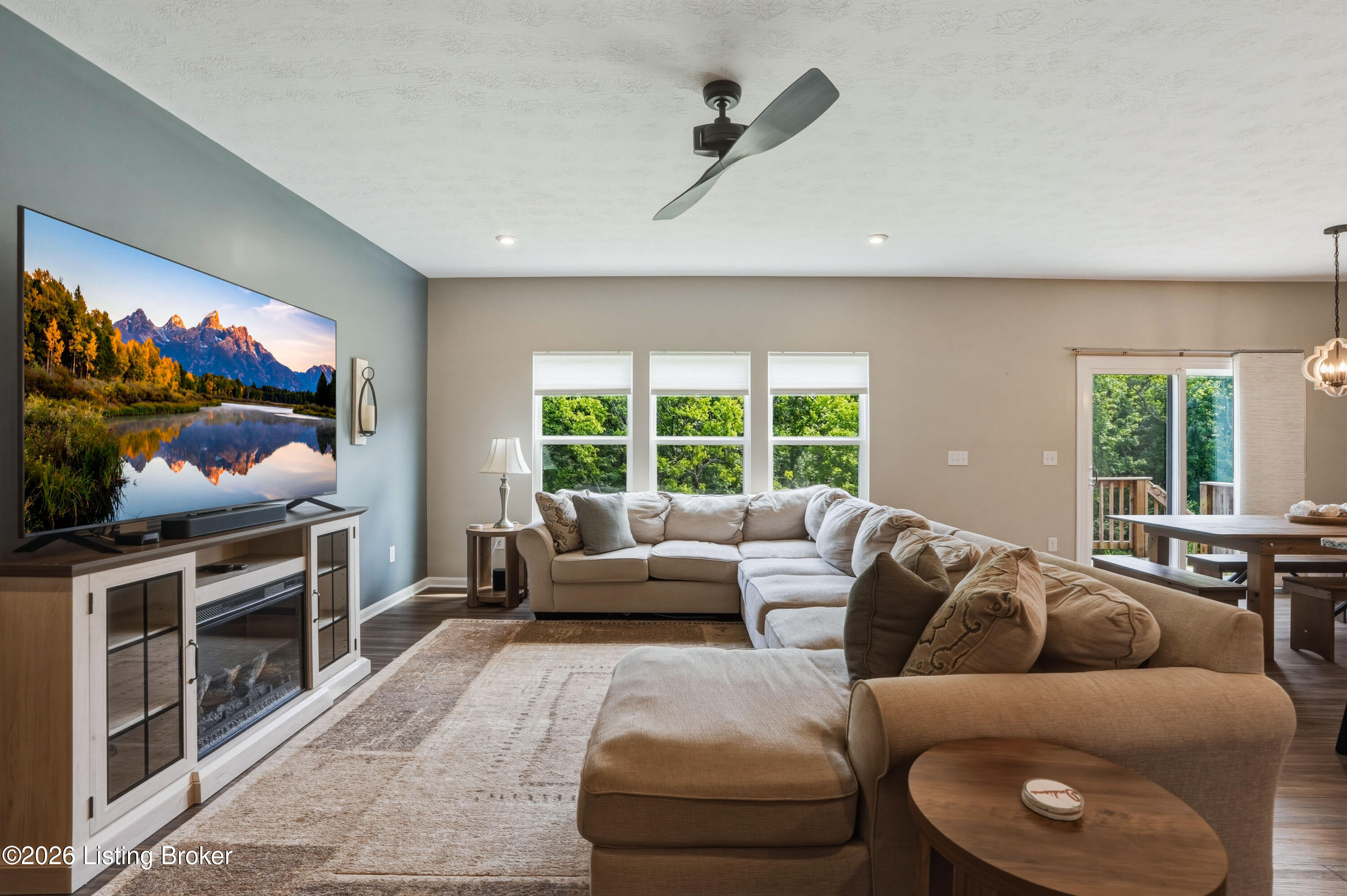 420 Inspiration Ln Property Photo 6