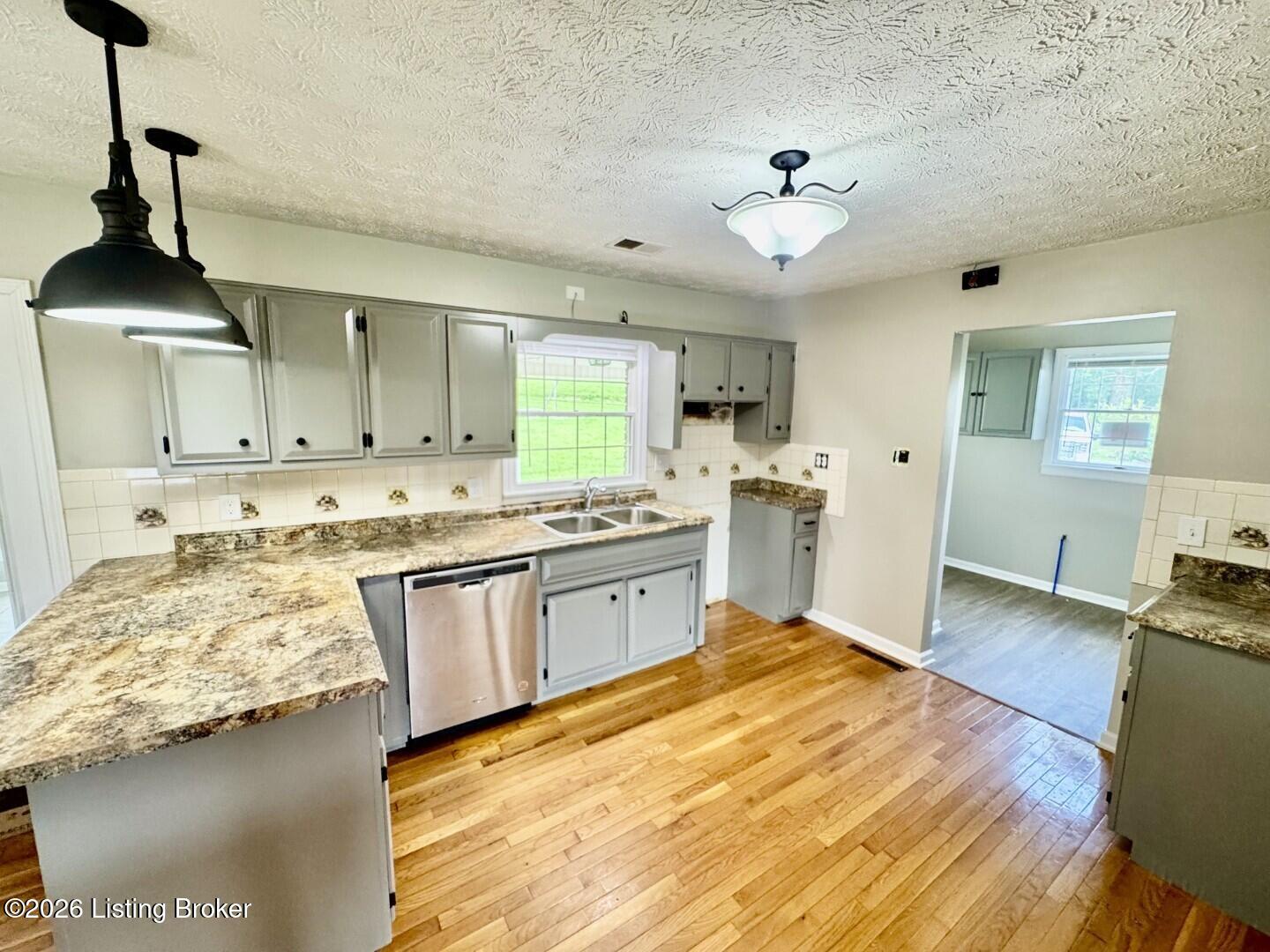 9867 Pottsville Rd Property Photo 3