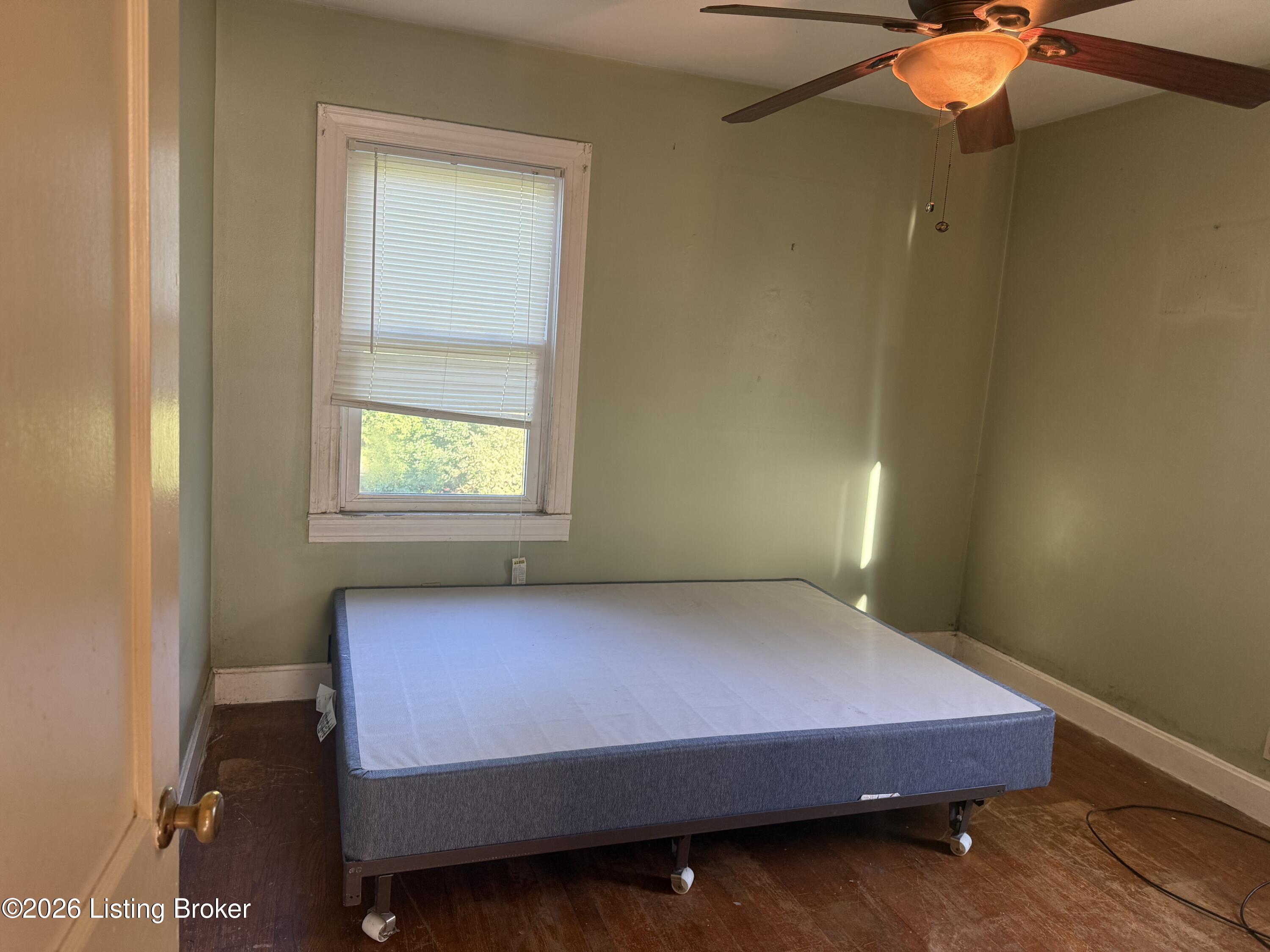 704 Greenwood Ct Property Photo 6