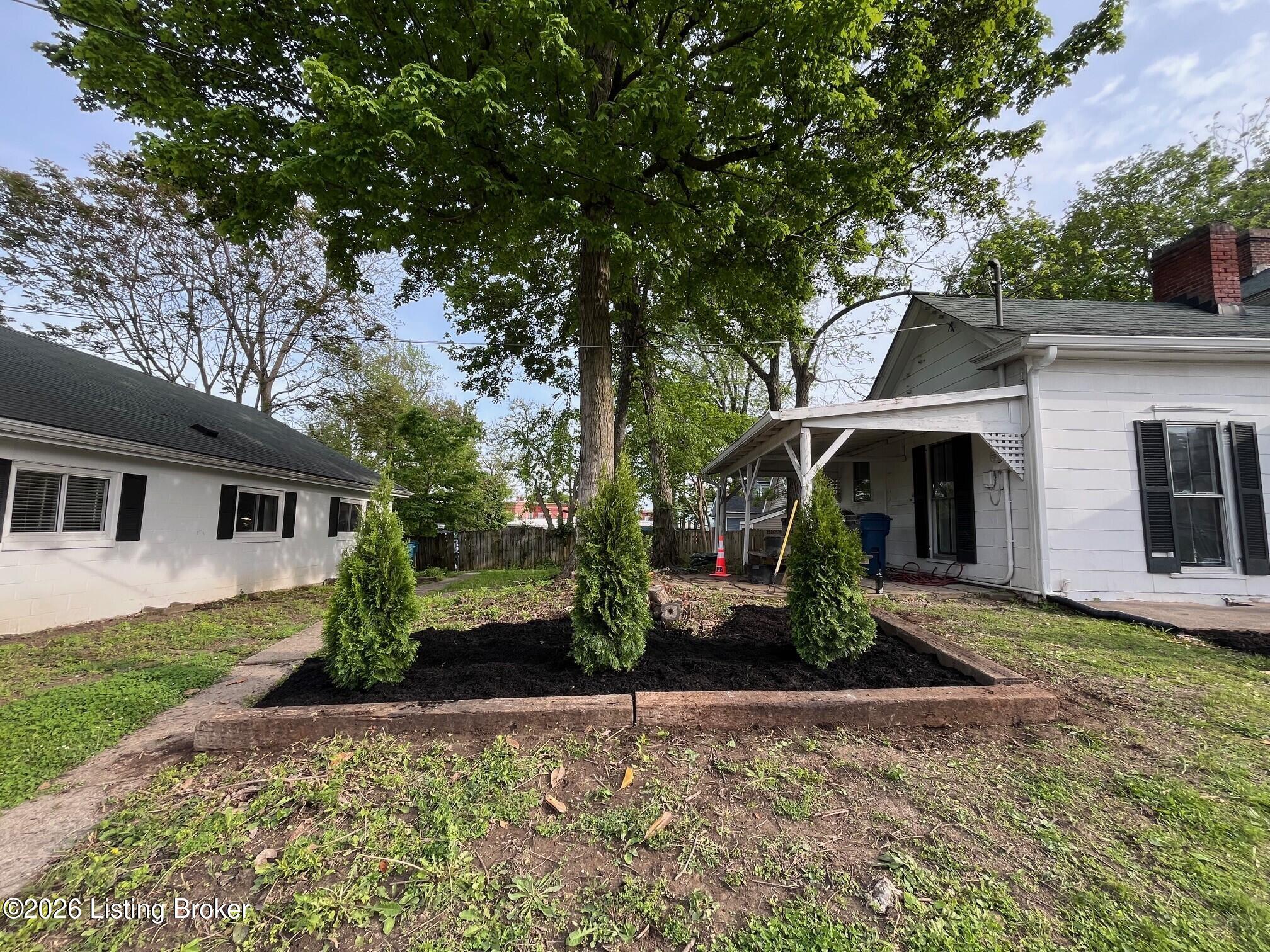 115 N 1st Ave Property Photo 5