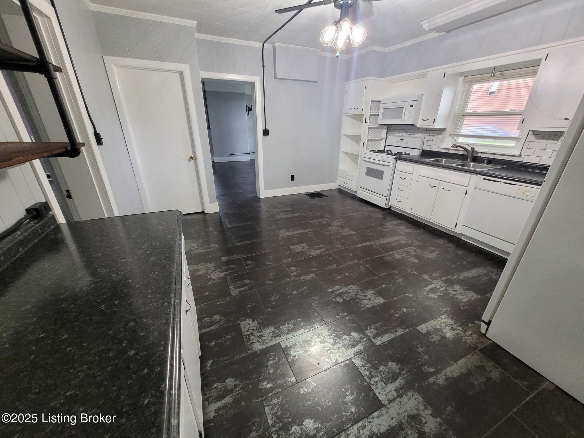 514 5th St Property Photo 5
