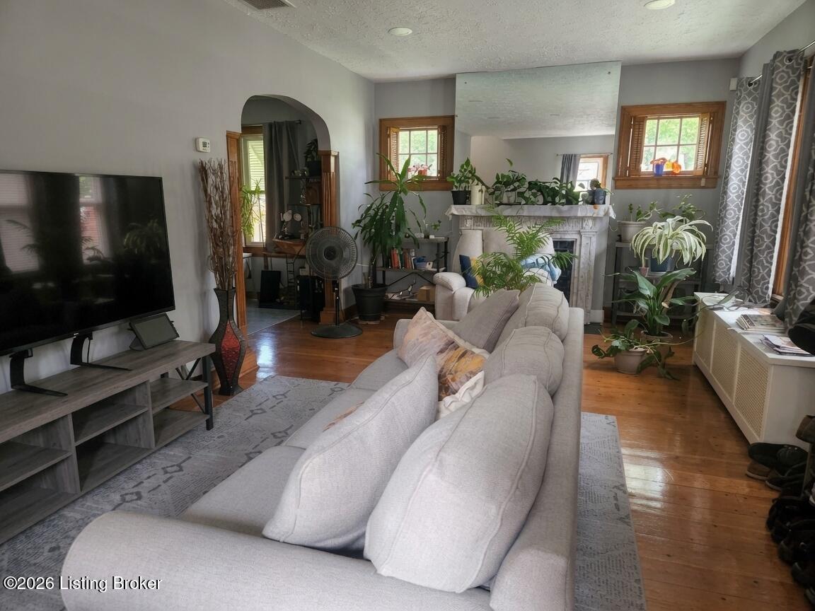 4619 Westchester Ave Property Photo 4