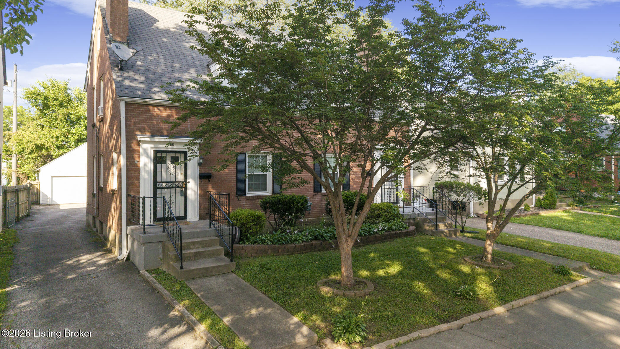 405 Macon Ave Property Photo 1