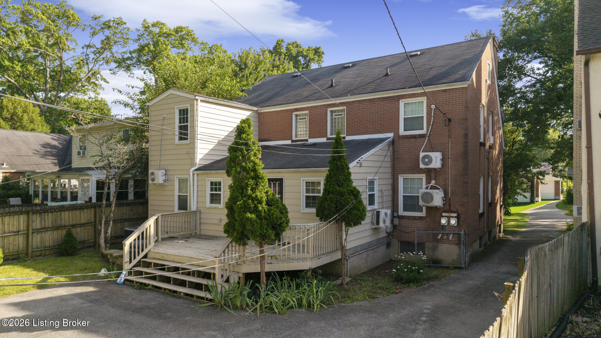 405 Macon Ave Property Photo 5