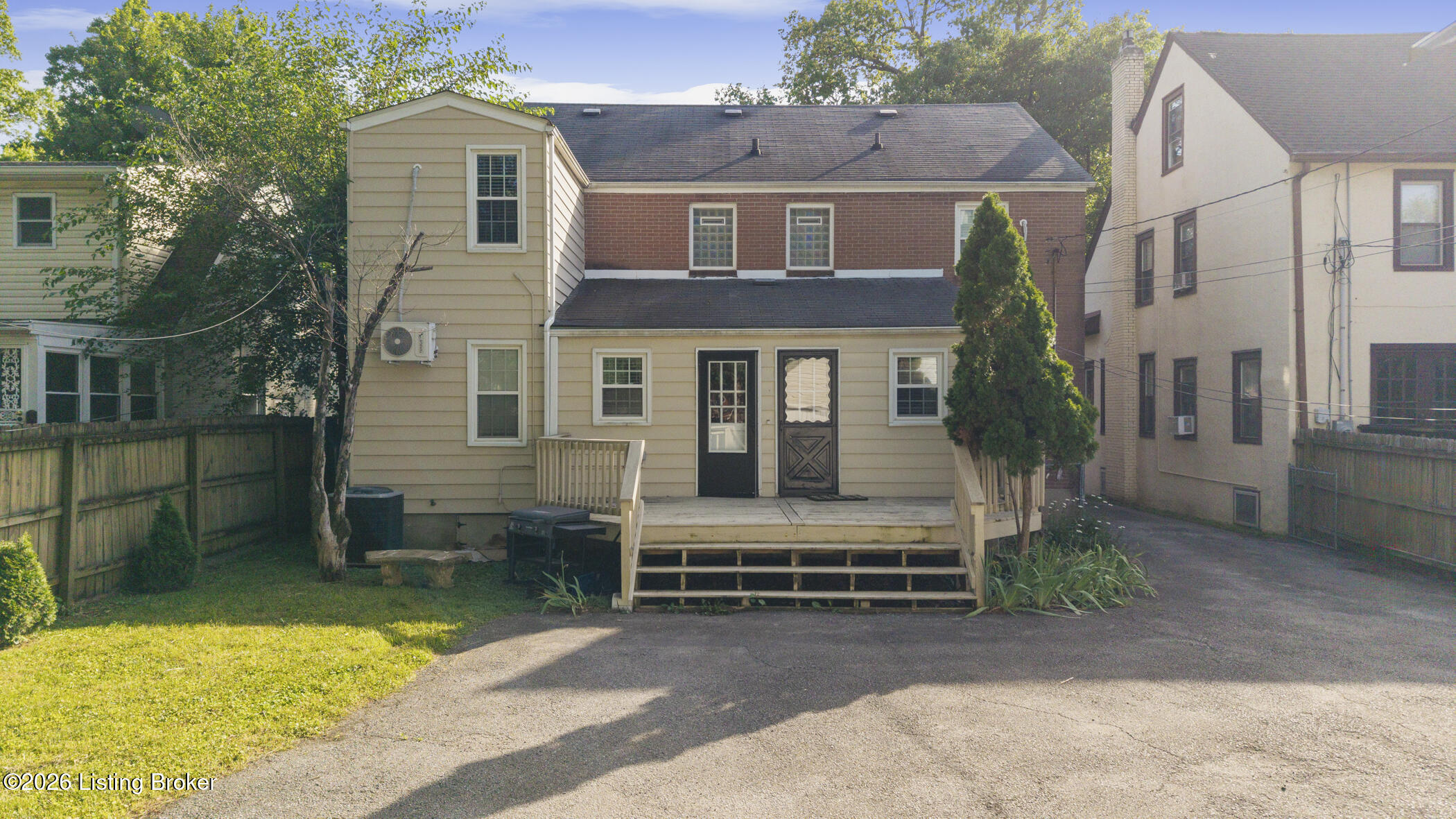 405 Macon Ave Property Photo 7