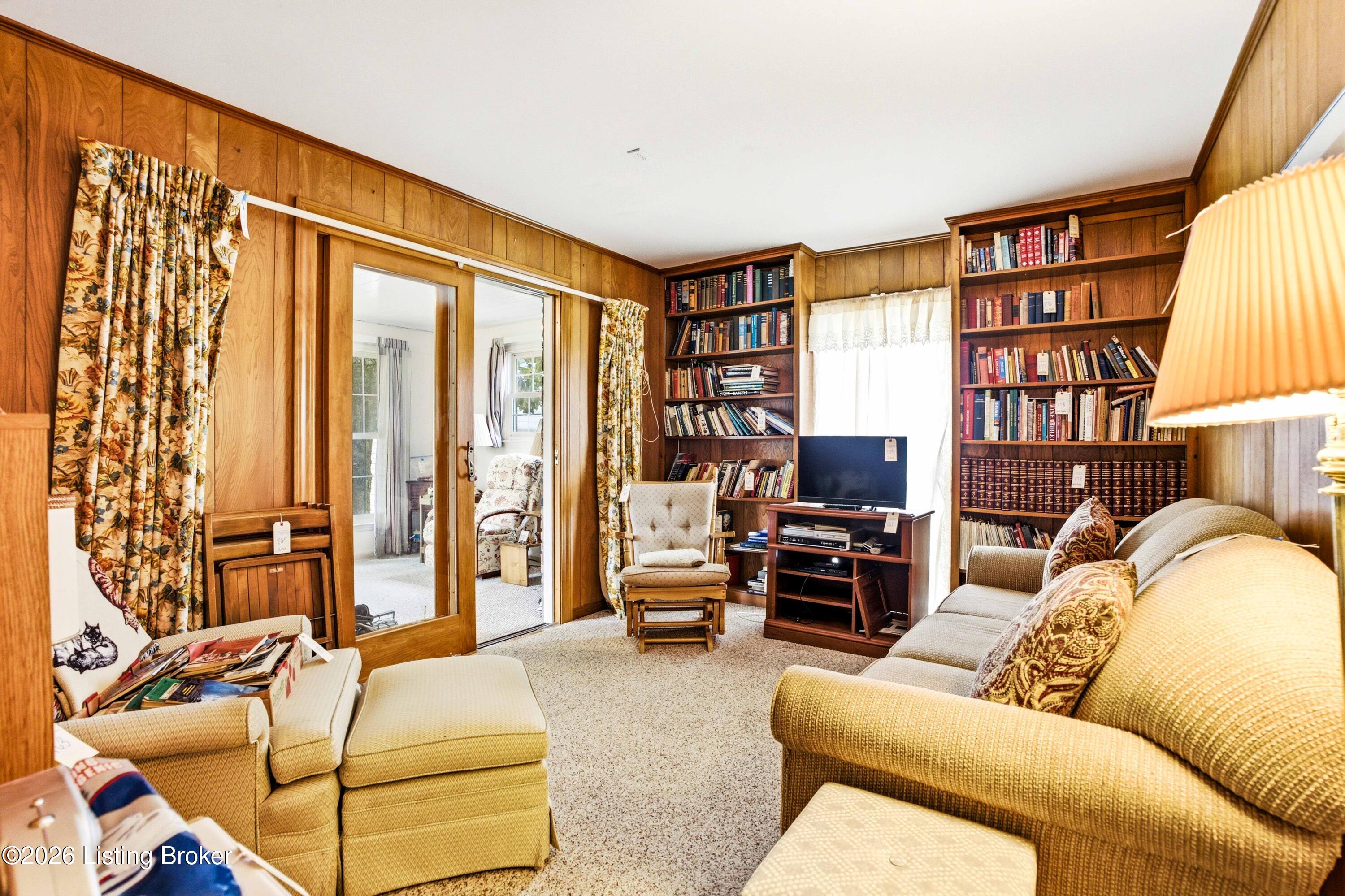 3304 Pineneedle Ln Property Photo 10