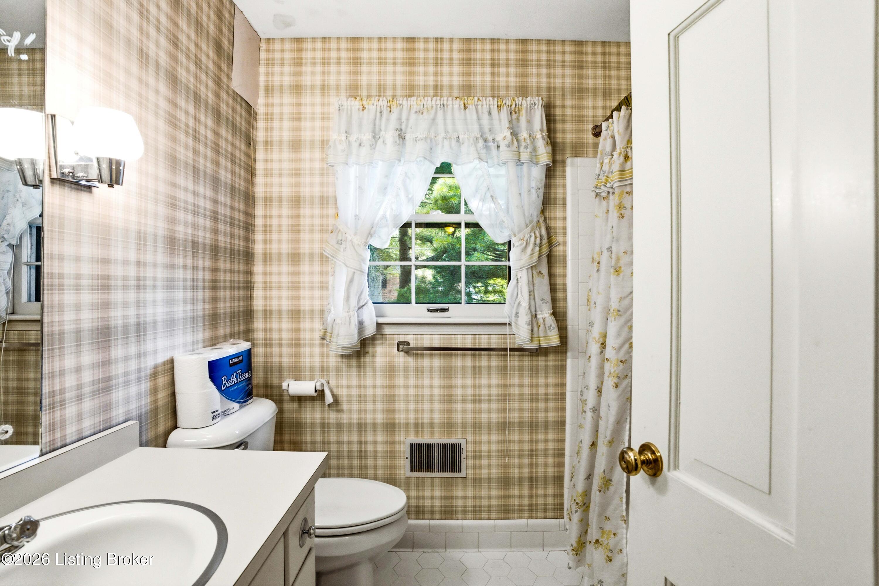 3304 Pineneedle Ln Property Photo 21