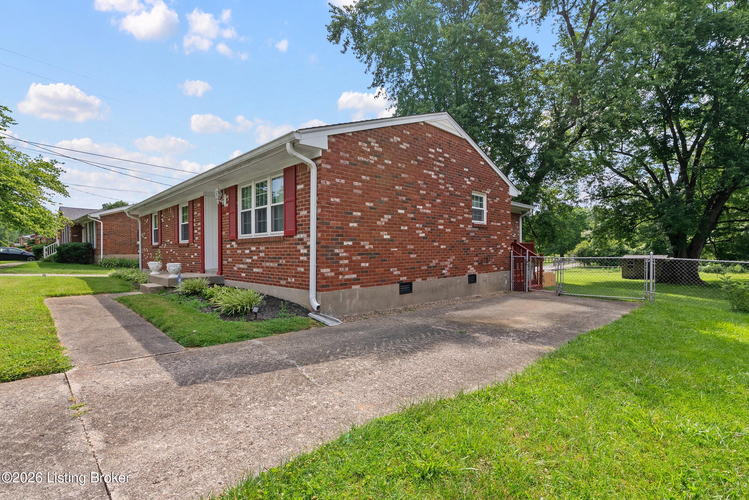 3902 Iron Horse Way Property Photo 4