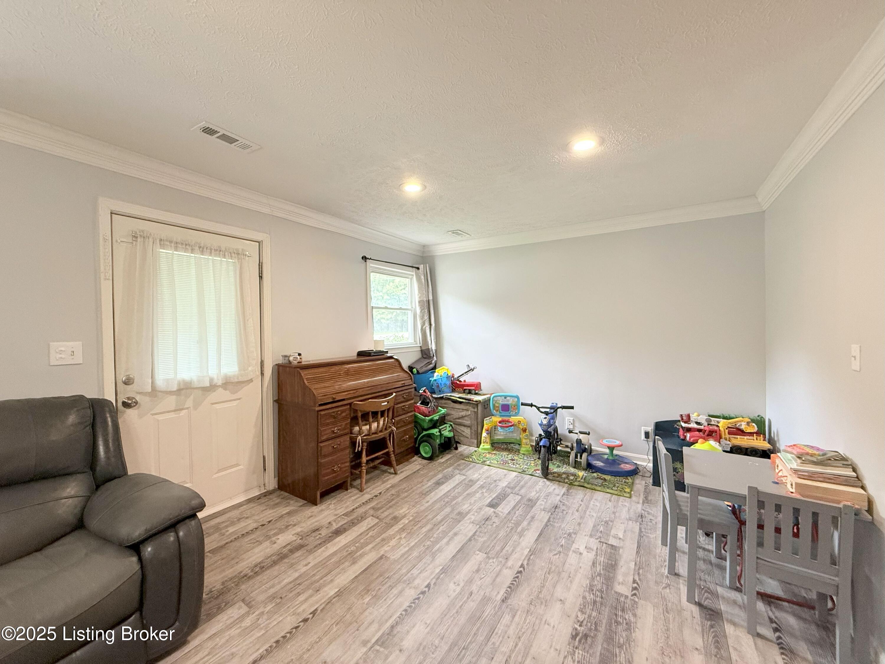 205 Fraim St Property Photo 1