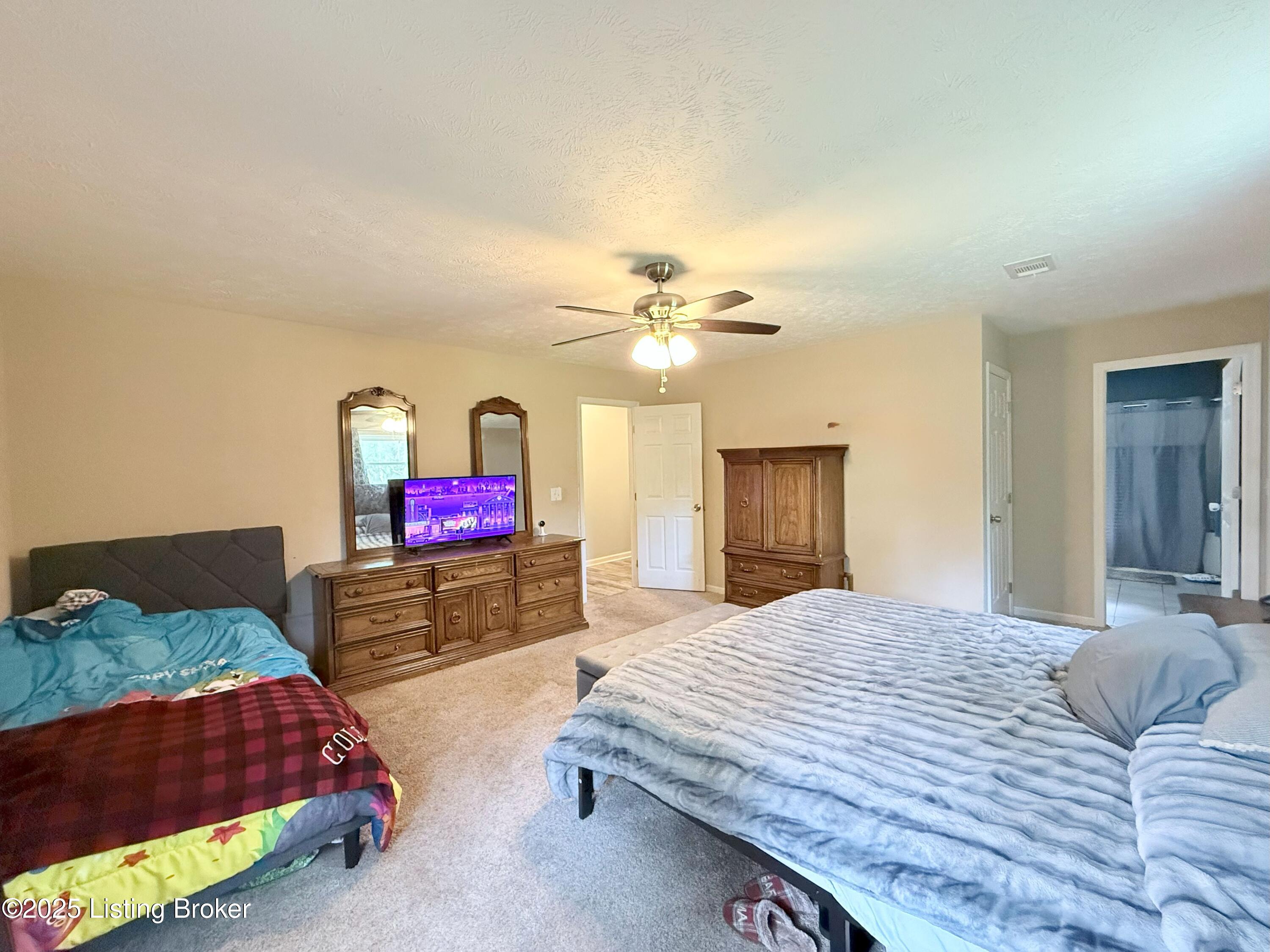 205 Fraim St Property Photo 8