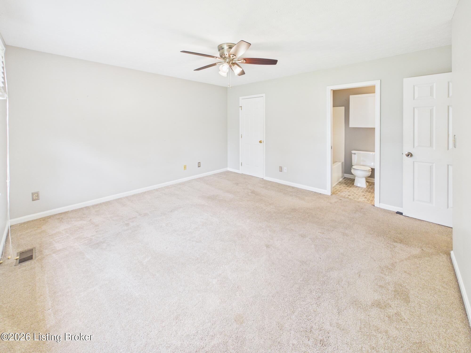 4825 Oak Pointe Dr Property Photo 21