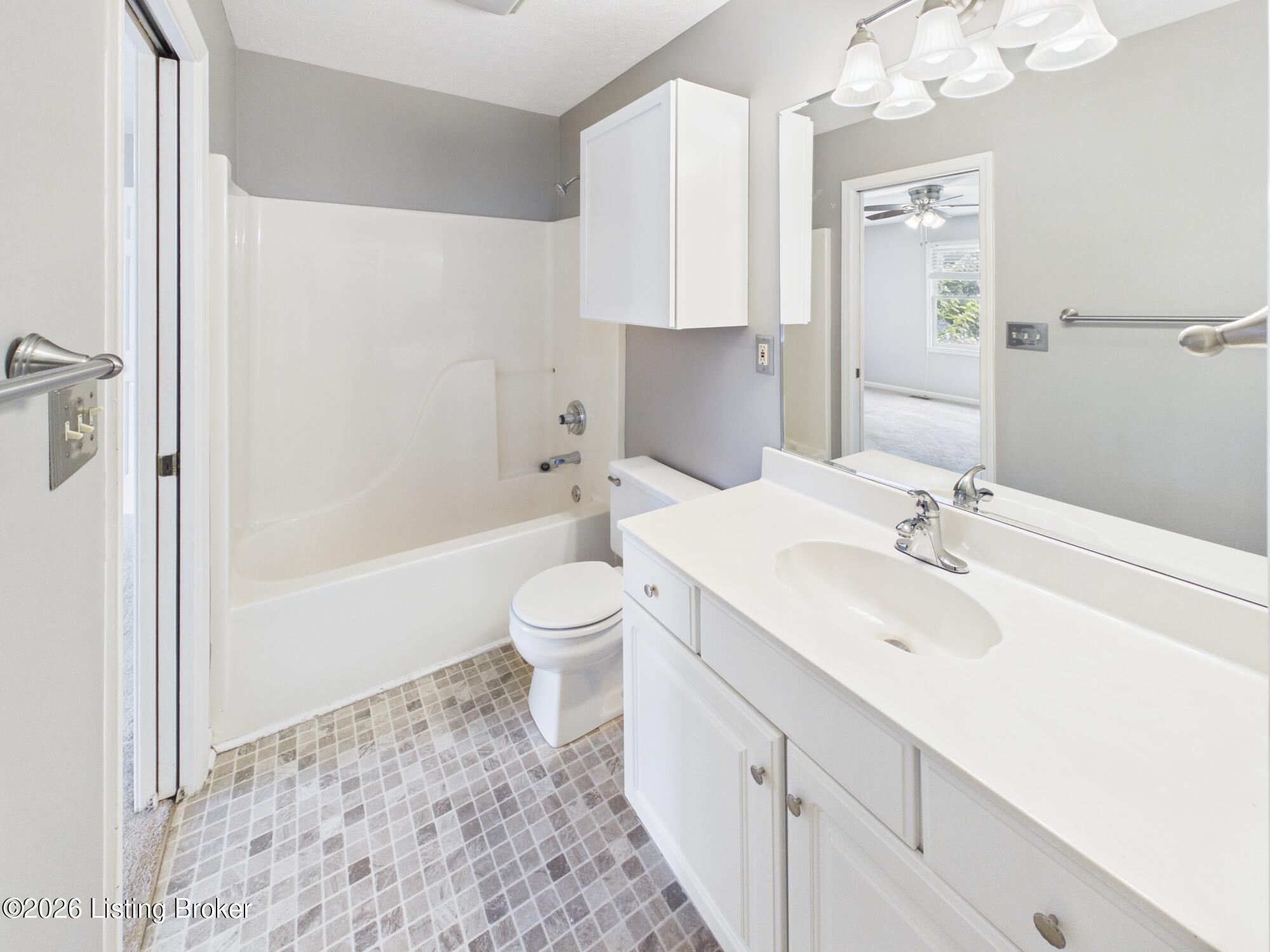 4825 Oak Pointe Dr Property Photo 23