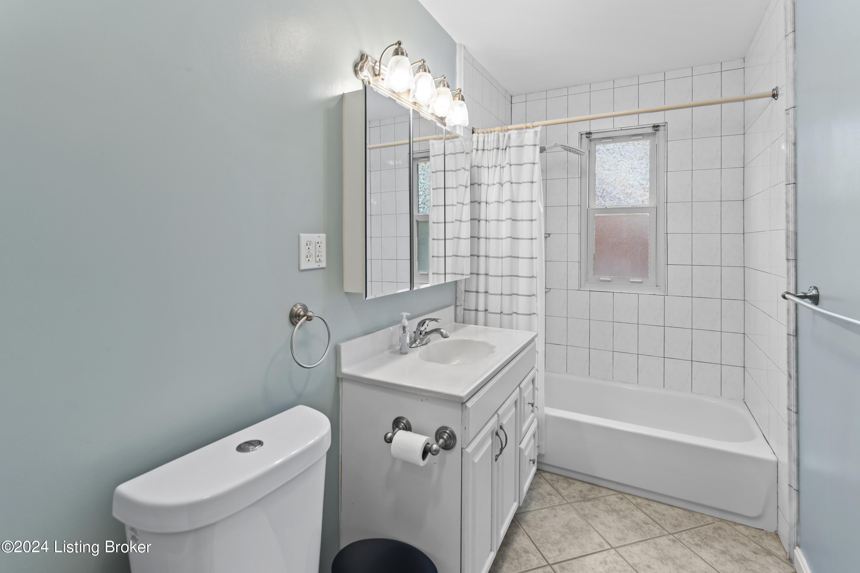 3810 Norbourne Blvd Property Photo 11