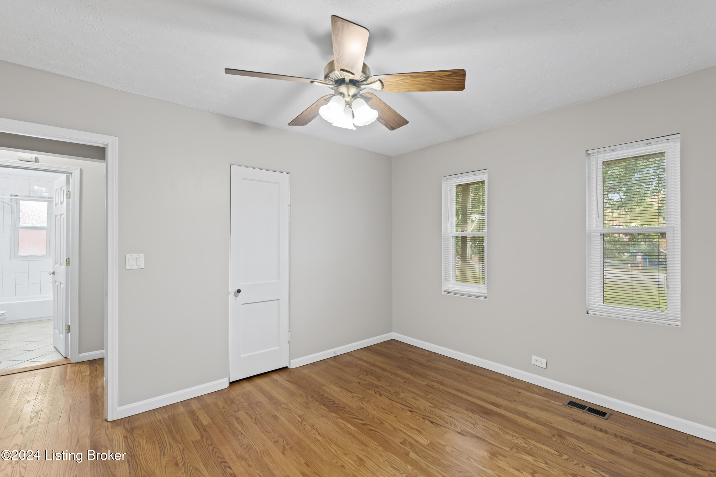 3810 Norbourne Blvd Property Photo 16