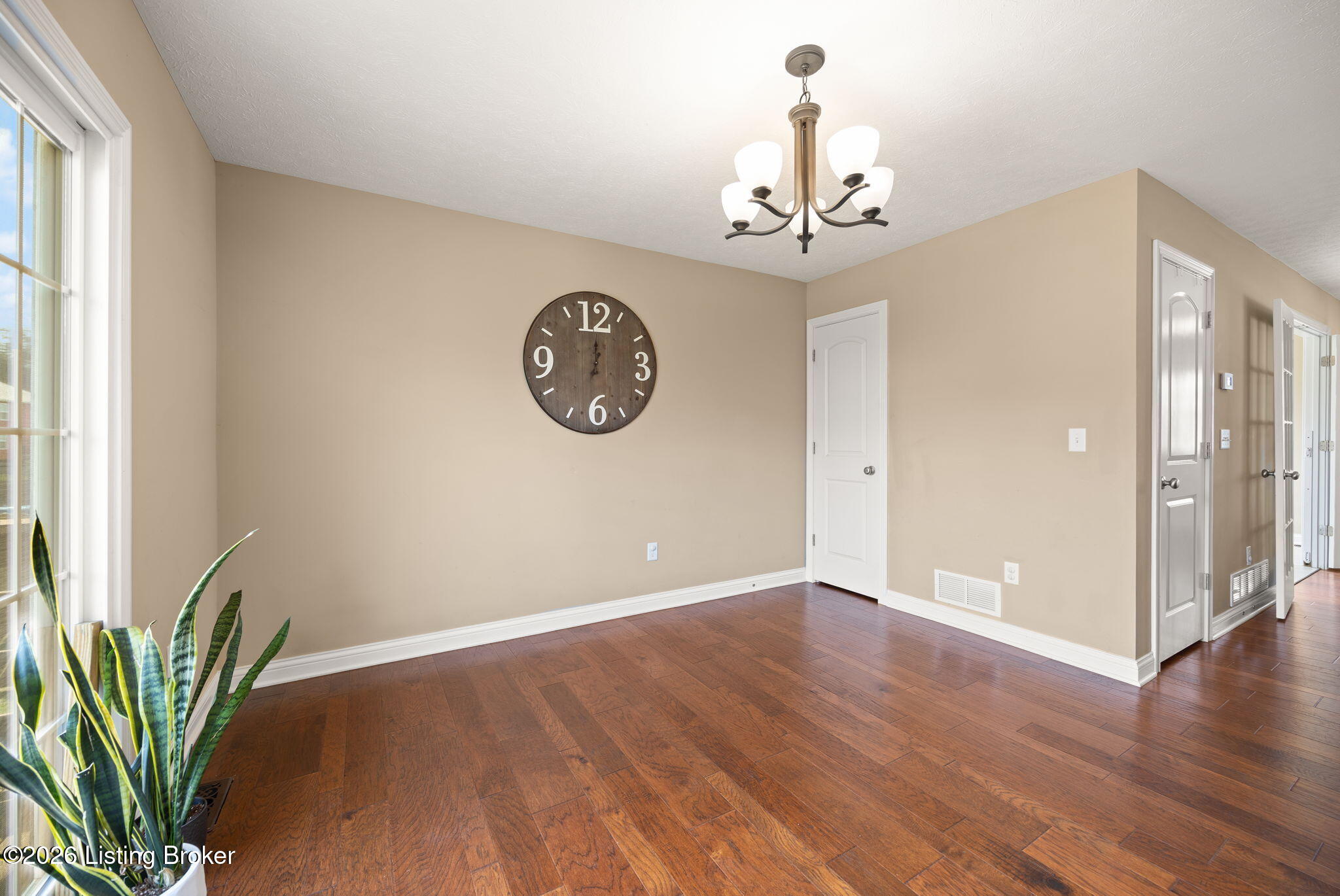 213 Butterfield Dr Property Photo 26
