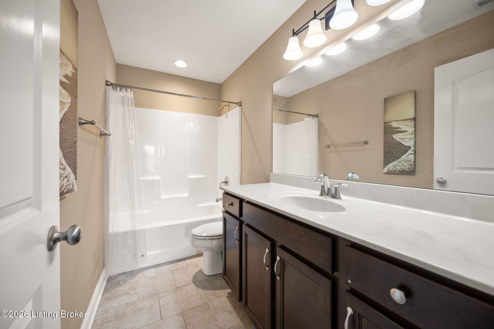 213 Butterfield Dr Property Photo 32