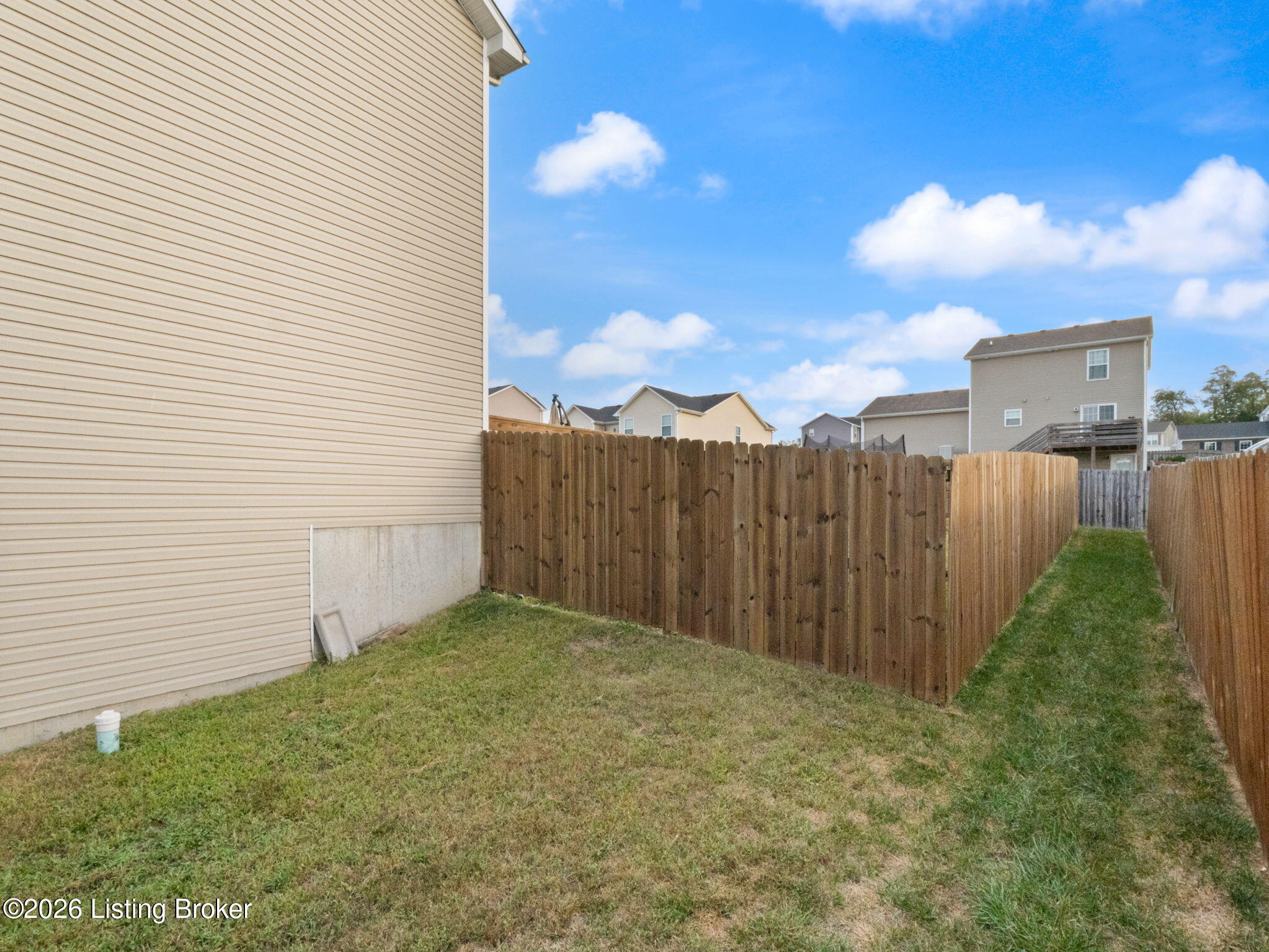 213 Butterfield Dr Property Photo 36
