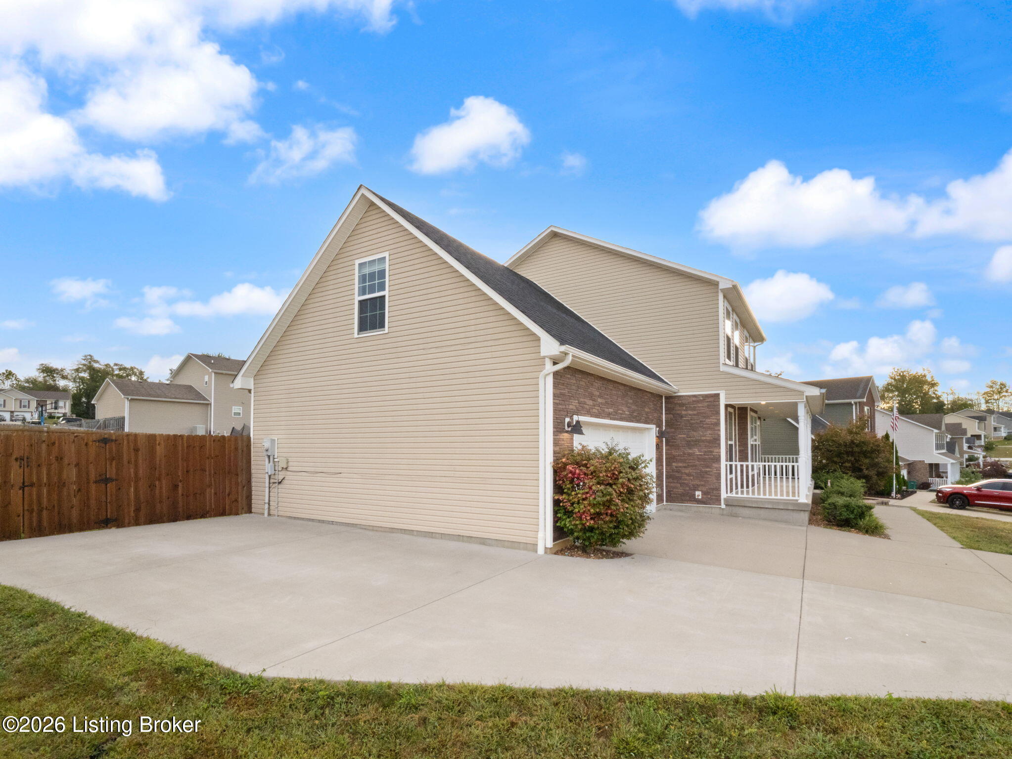 213 Butterfield Dr Property Photo 37