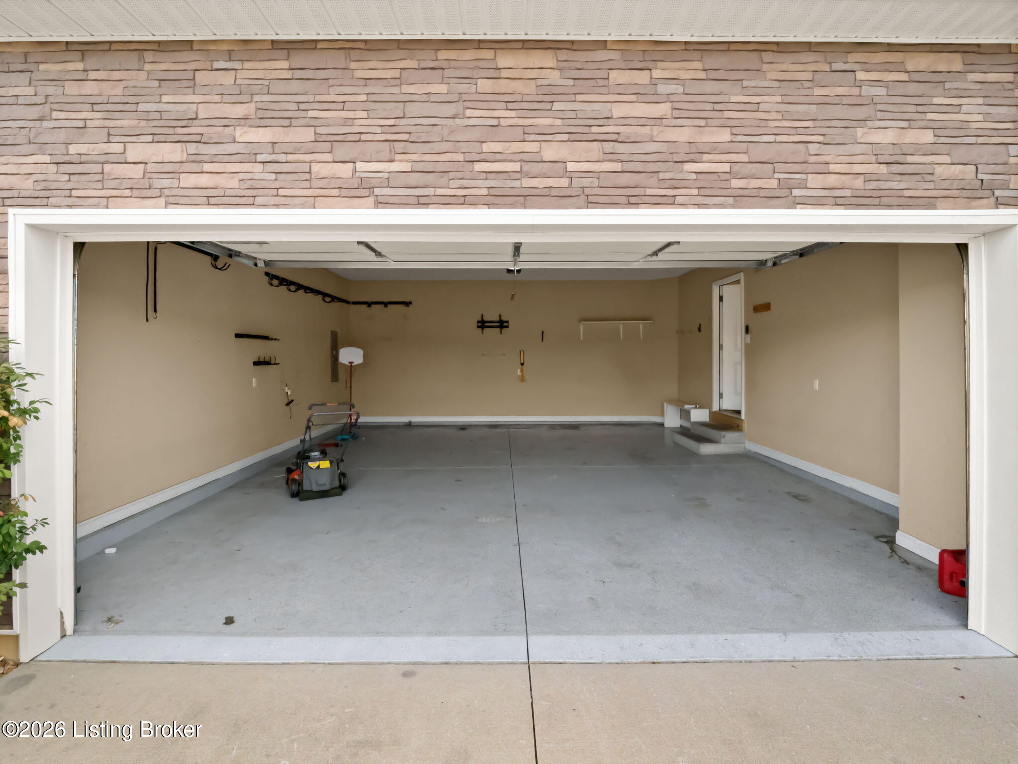 213 Butterfield Dr Property Photo 54