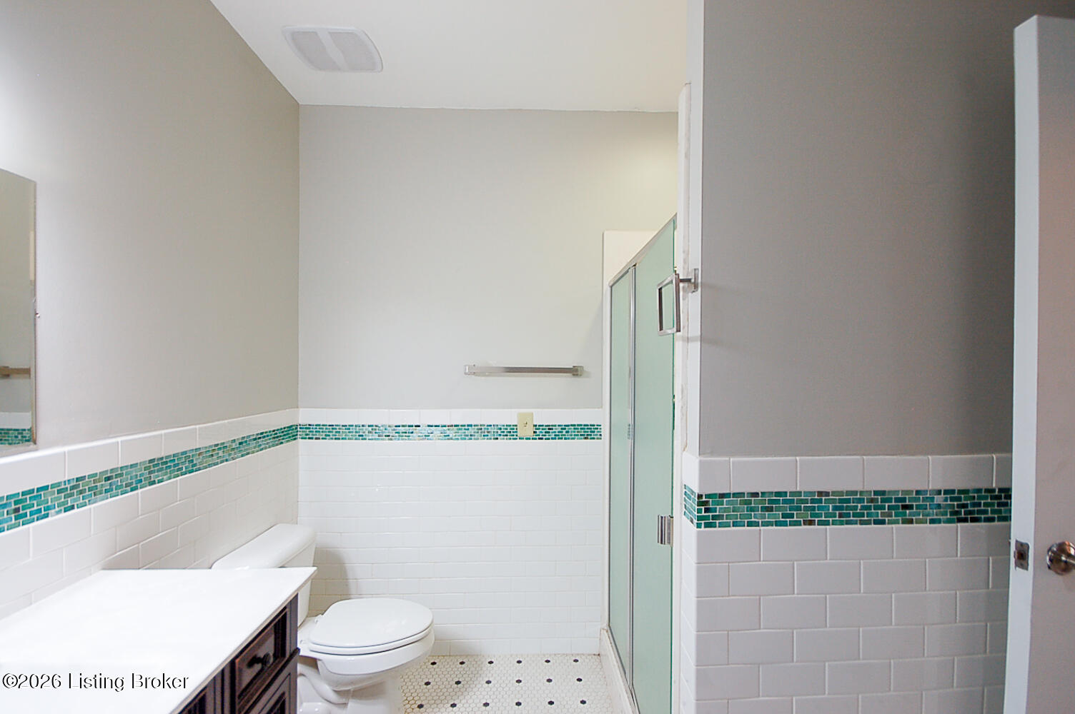 323 W Broadway 1003 Property Photo 6