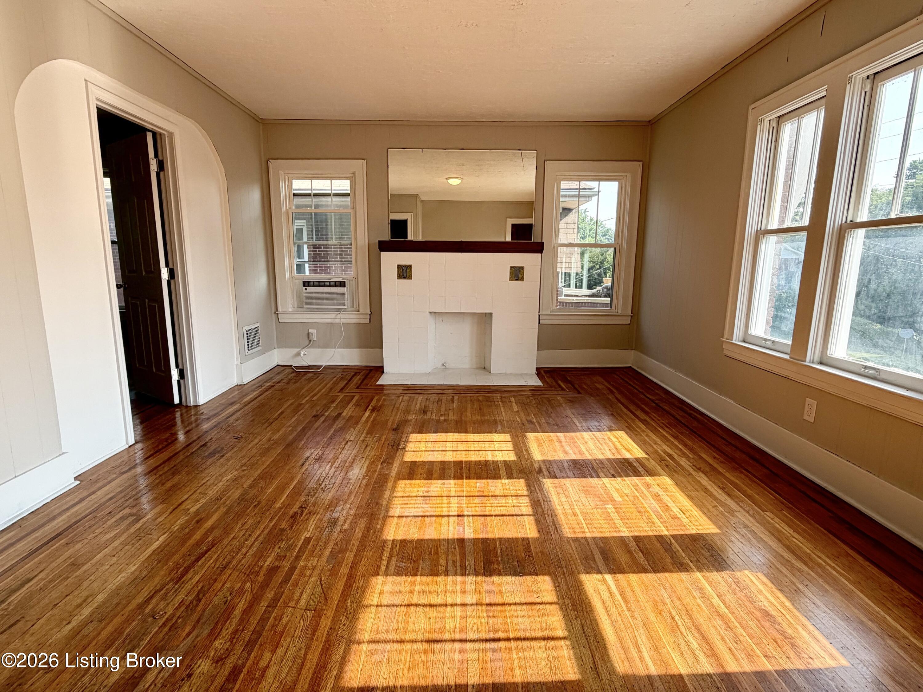 668 Lindell Ave 2 Property Photo 2