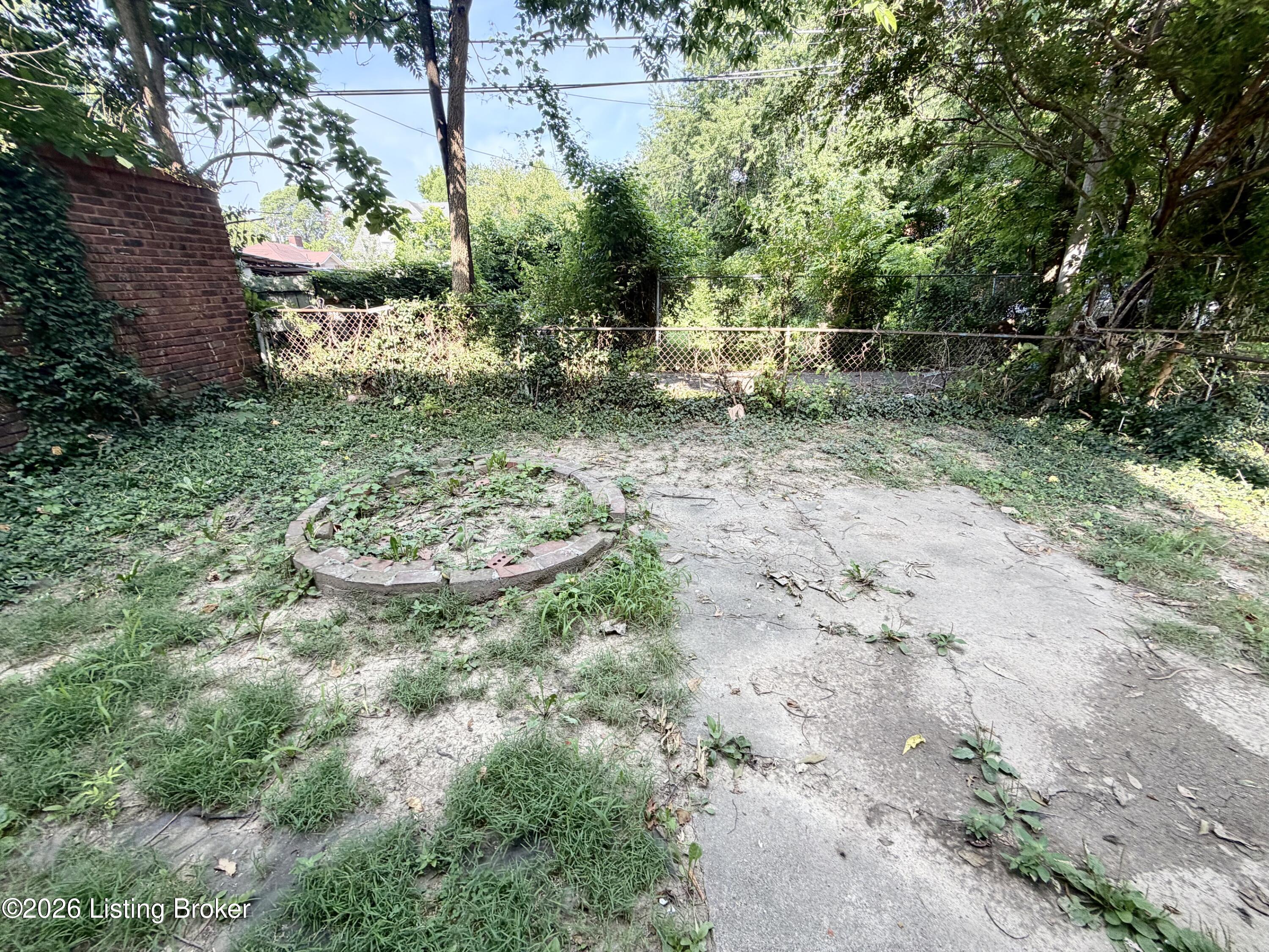 668 Lindell Ave 2 Property Photo 9