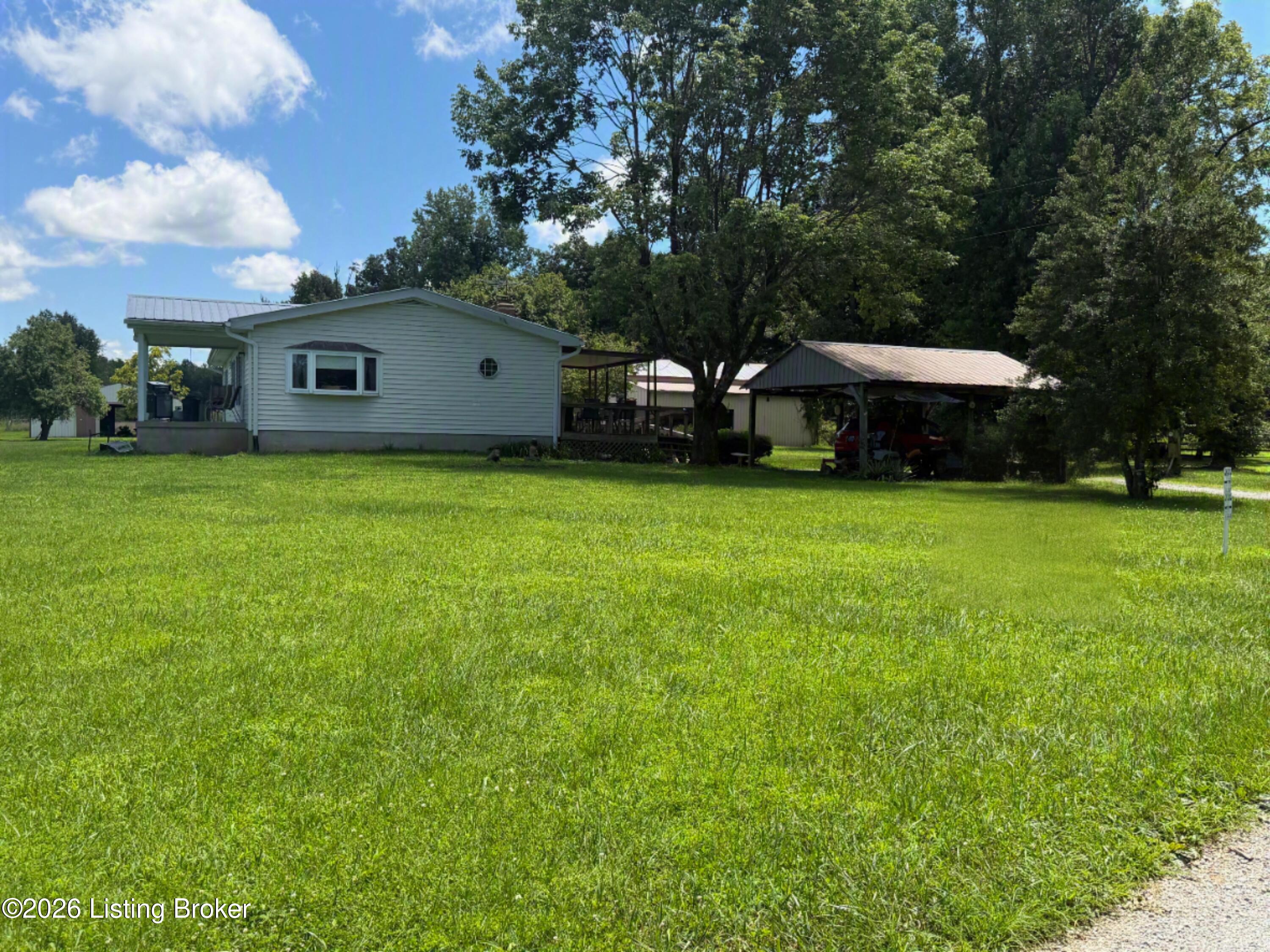 390 Kinder Ln Property Photo 7