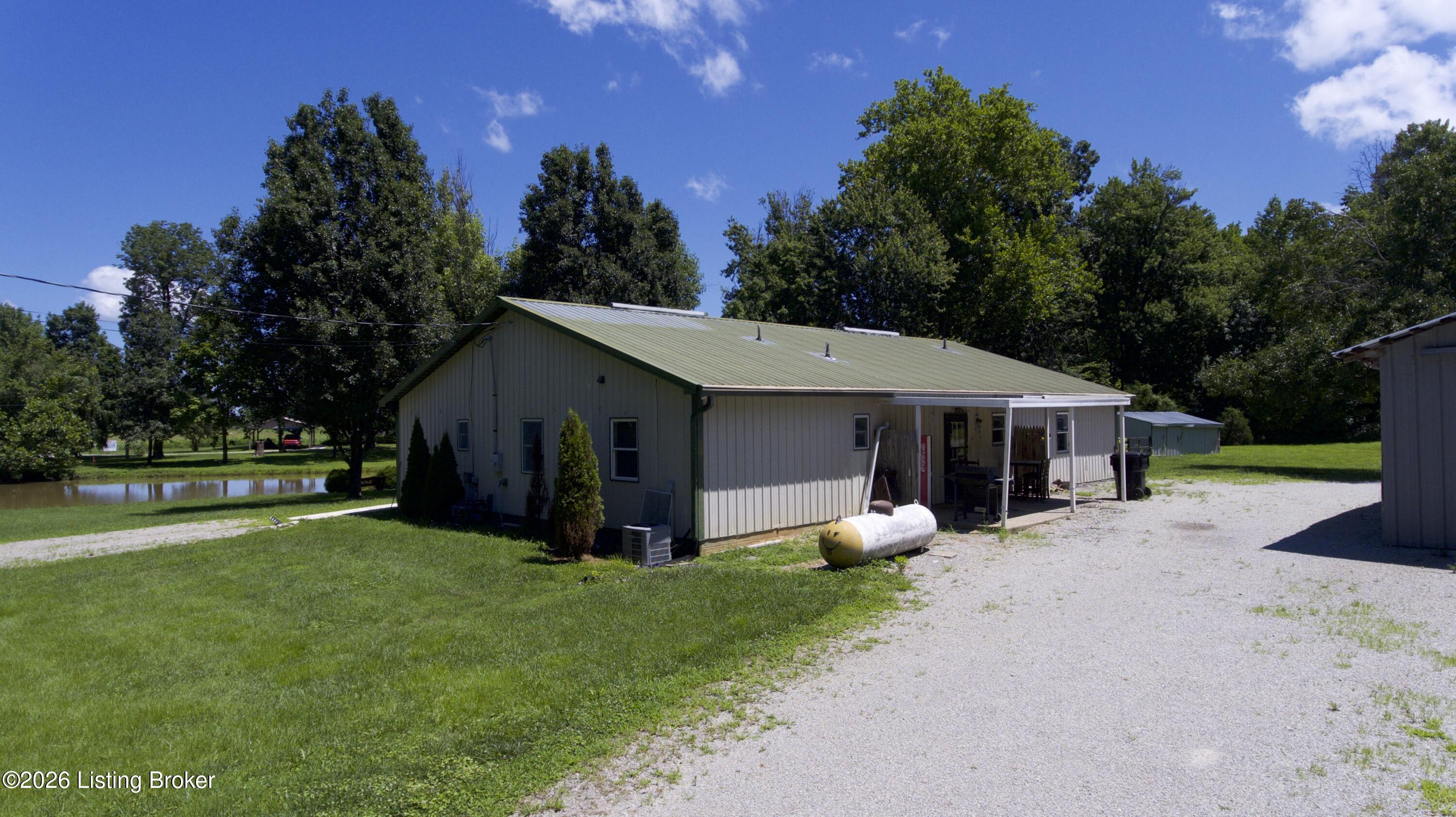 394 Kinder Ln Property Photo 14